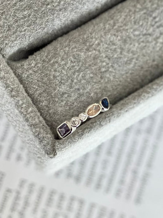 Renkli Taşlı Gümüş Renk Yüzük