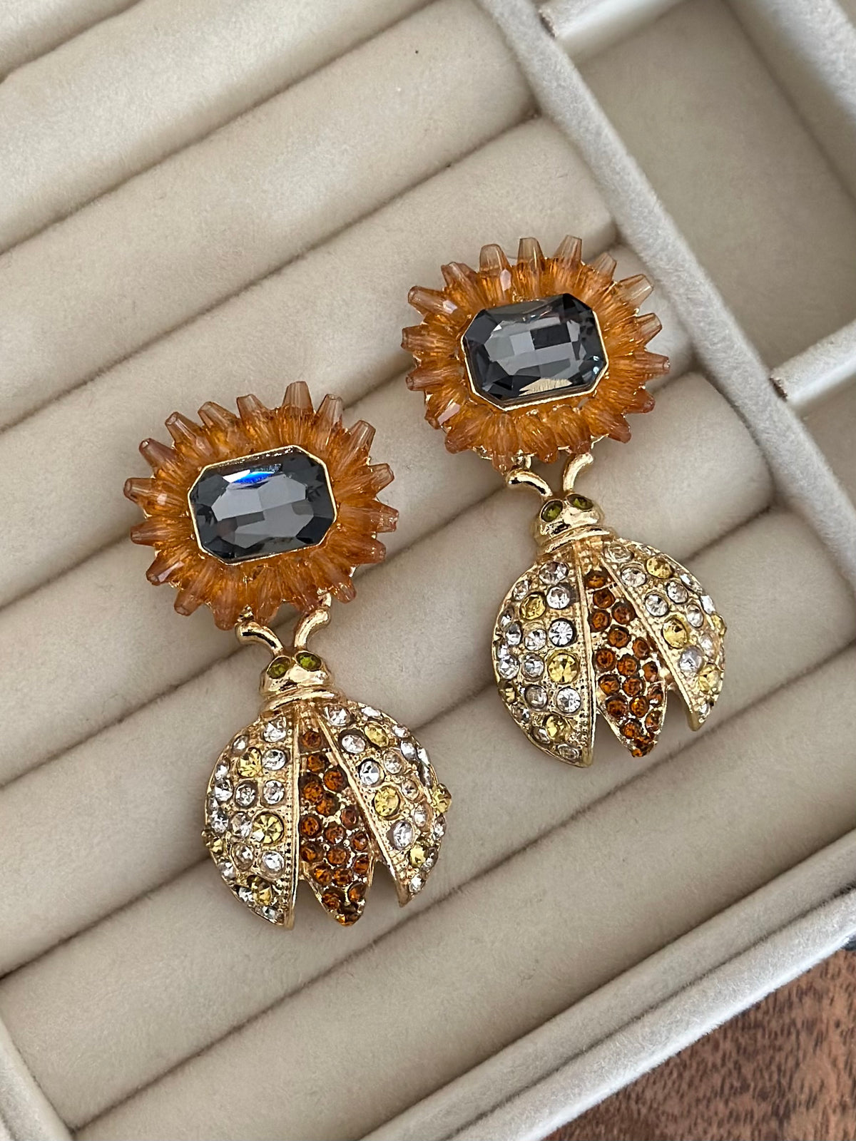 Turuncu Taşlı Uğur Böceği Küpe