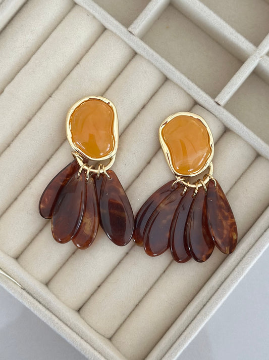 Turuncu Kahve Sallantılı Tasarım Kemik Küpe