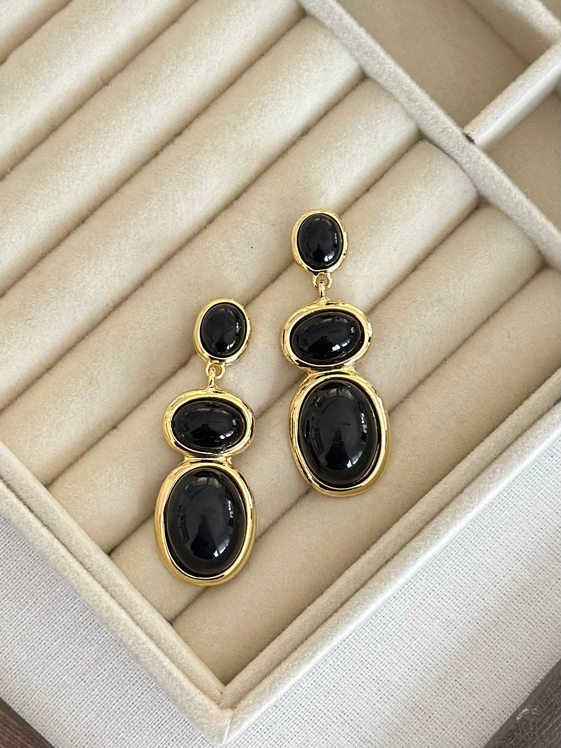 Siyah Valencia Küpe