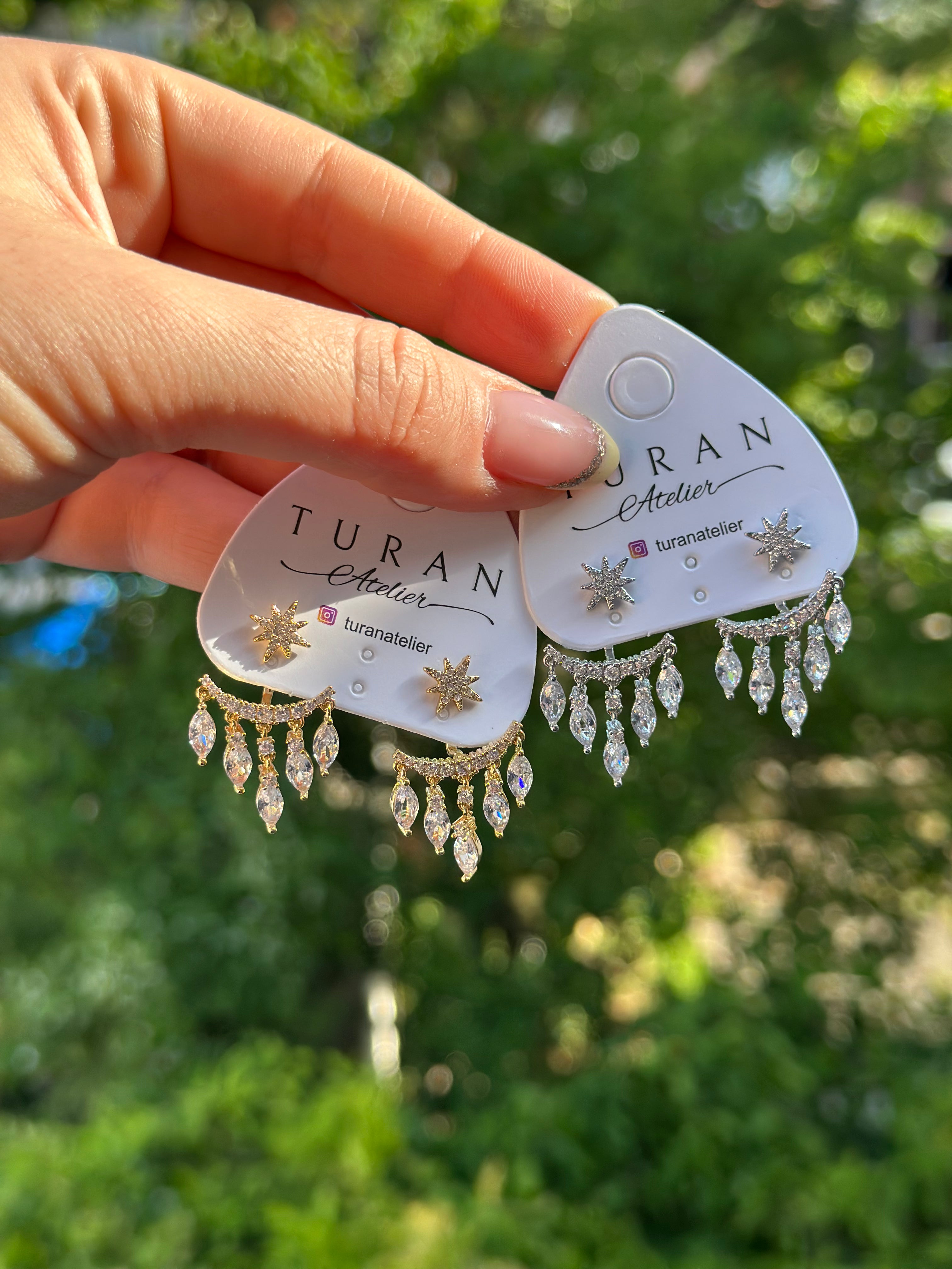 Sallantılı Taş Tasarımlı Yıldız Küpe