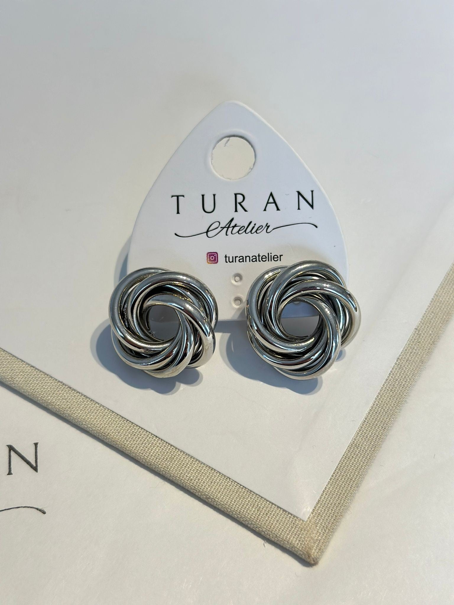 Düğüm Gümüş Renk Küpe