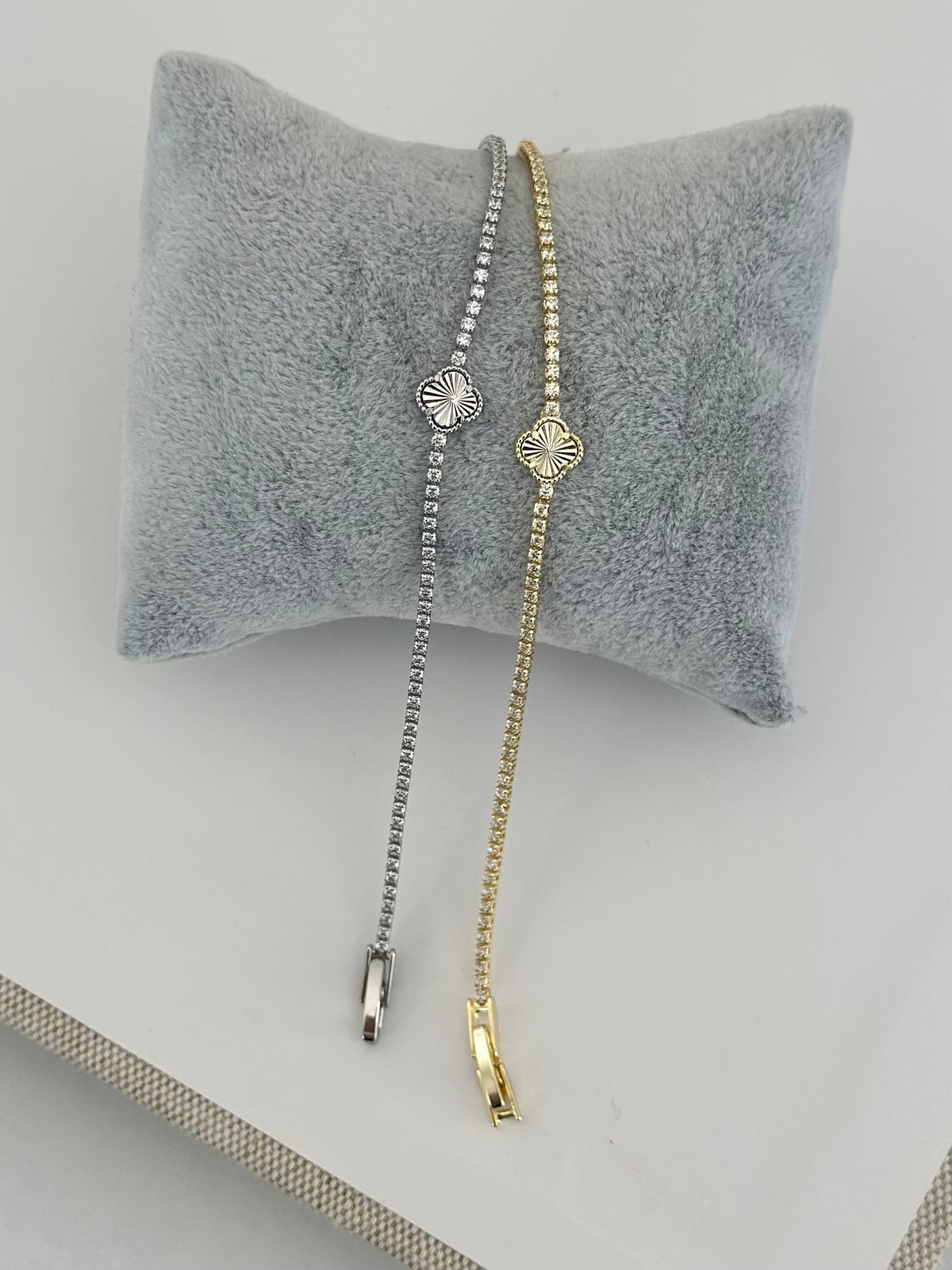 Mini Taşlı Yonca Su Yolu Bileklik