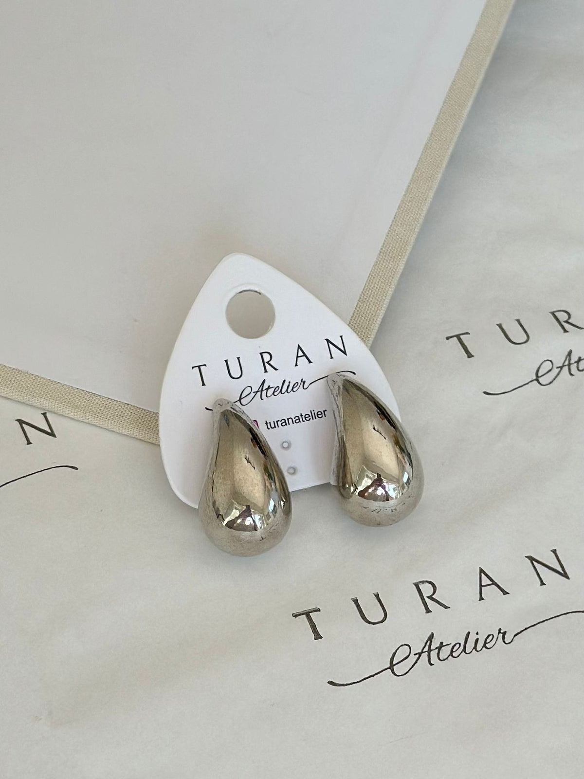 Gümüş Renk Damla Küpe