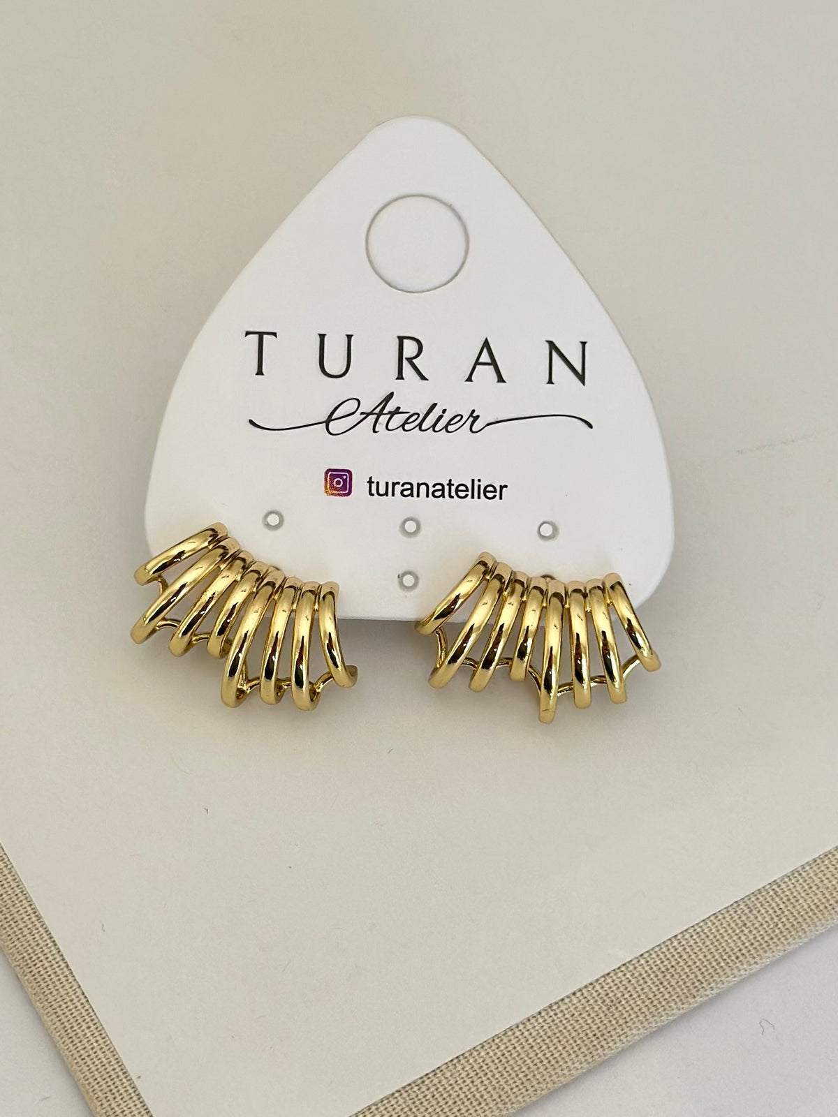 Gold Çoklu Görünümlü Şerit Küpe