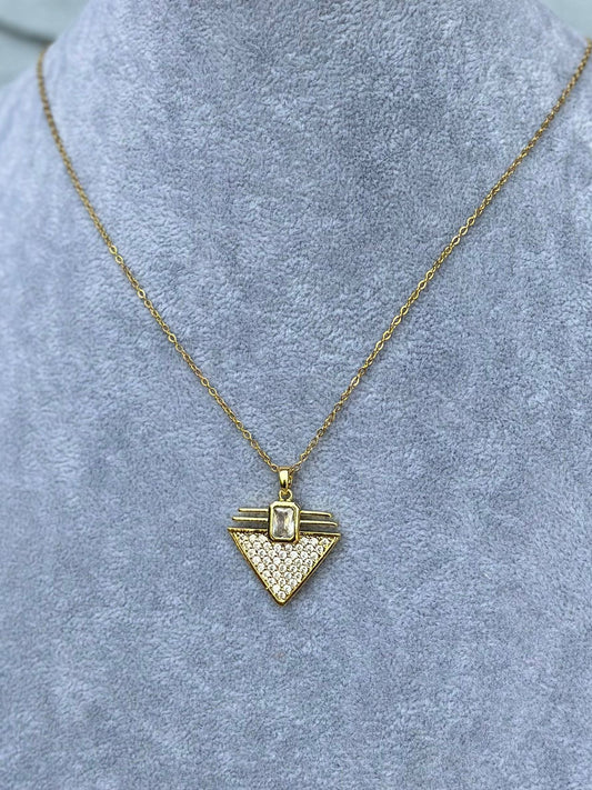 Gold Baget Üçgen Çelik Kolye