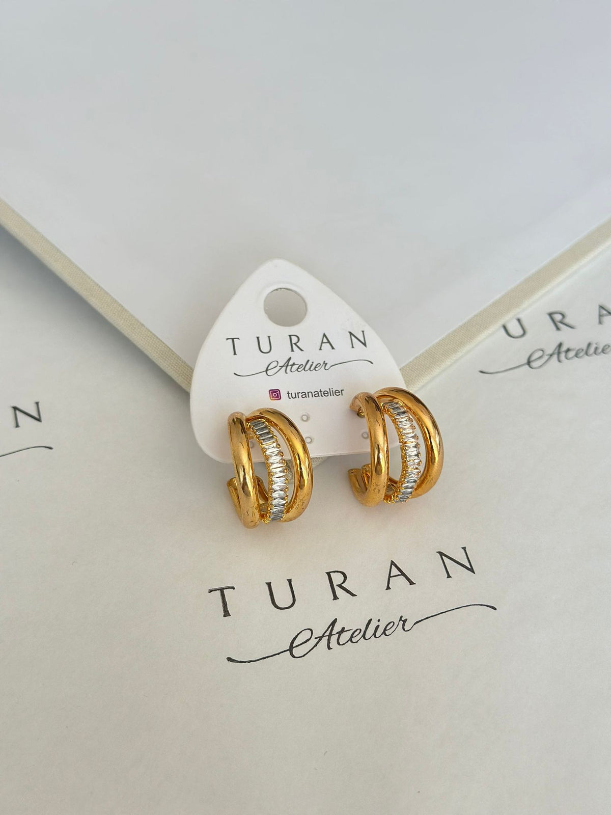 Ortası Taşlı Halka Küpe