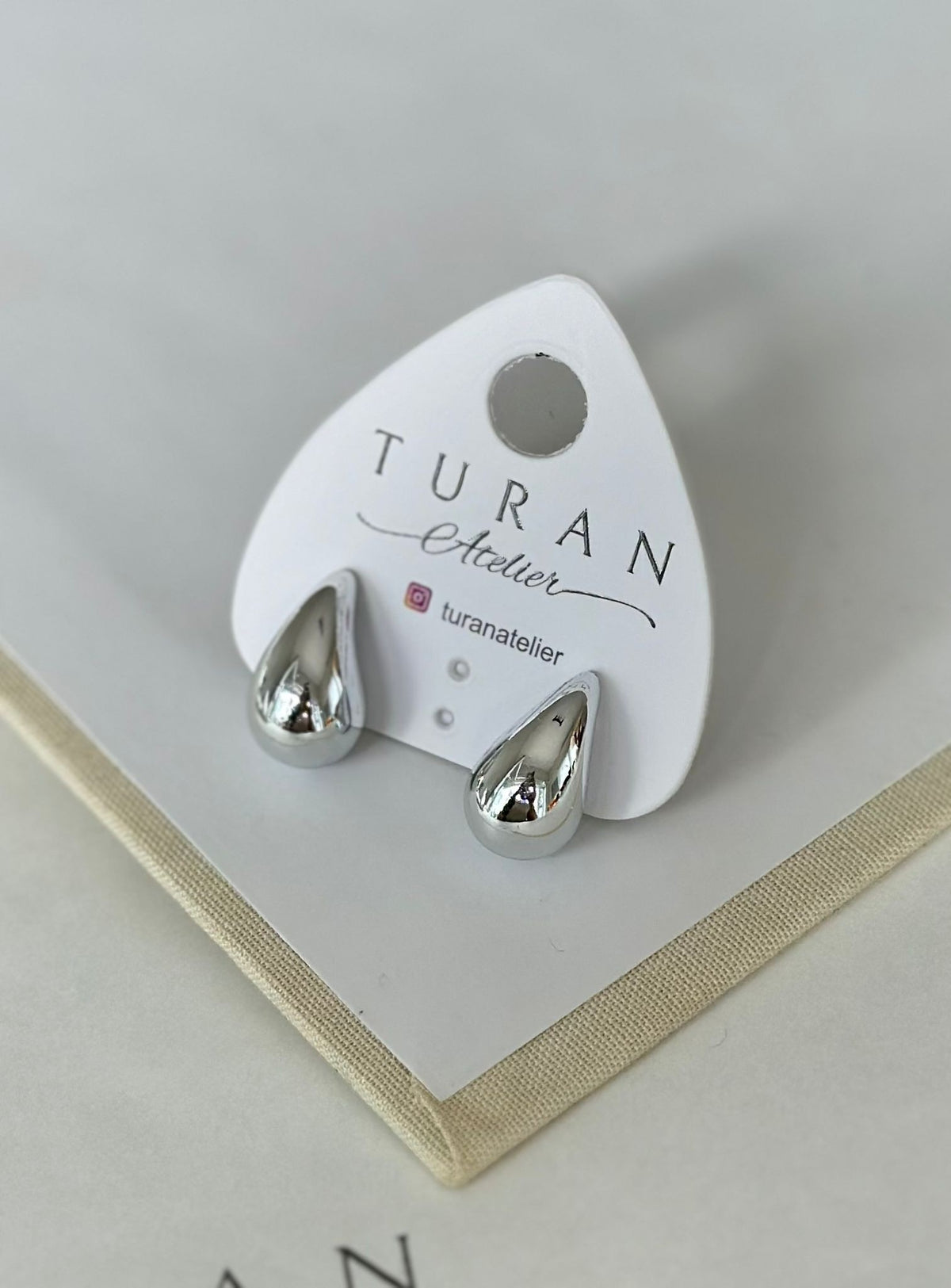 Gümüş Renk Mini Damla Küpe