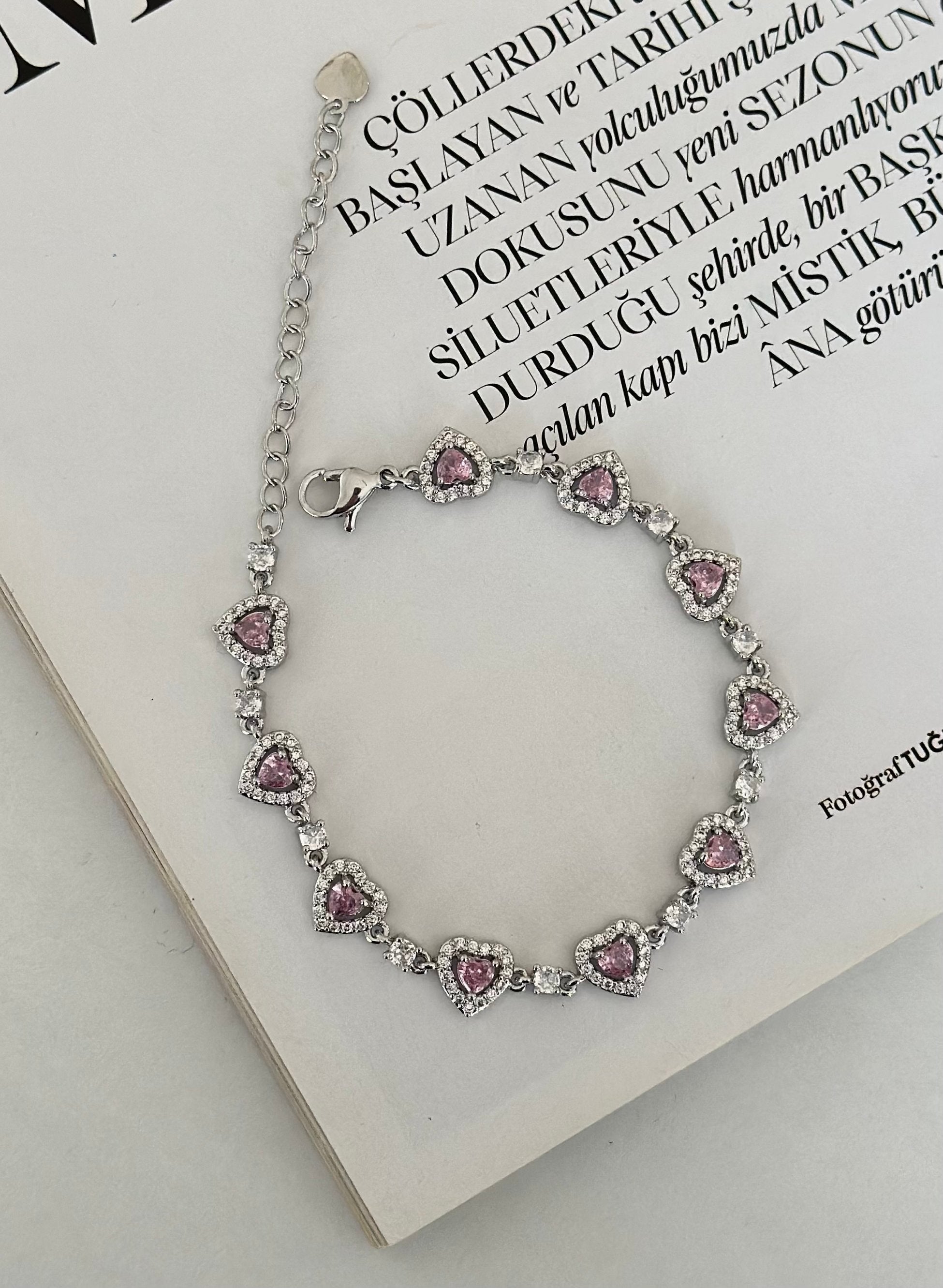 Pembe Kalp Detay Marka Zirkon Bileklik