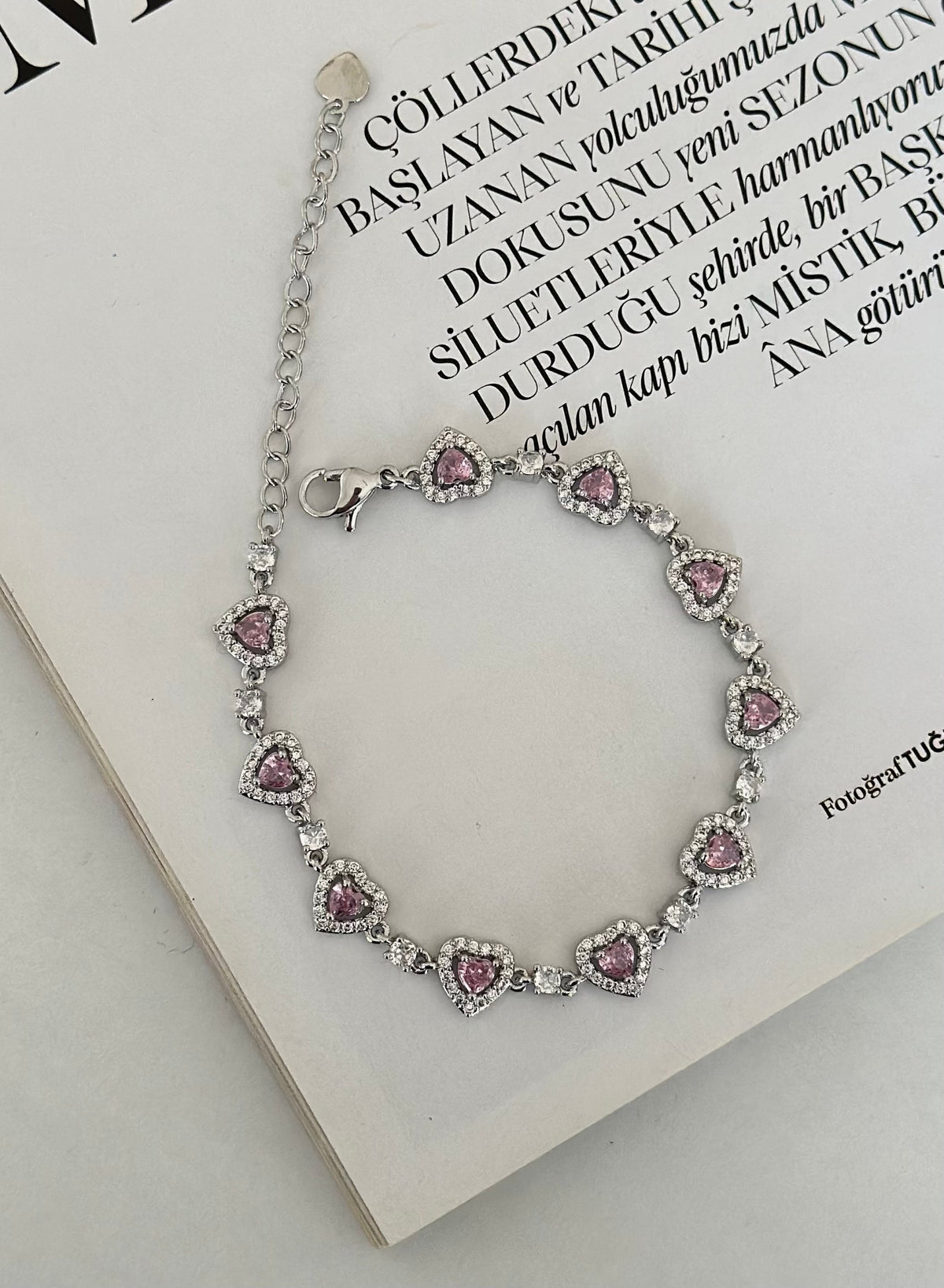 Pembe Kalp Detay Marka Zirkon Bileklik
