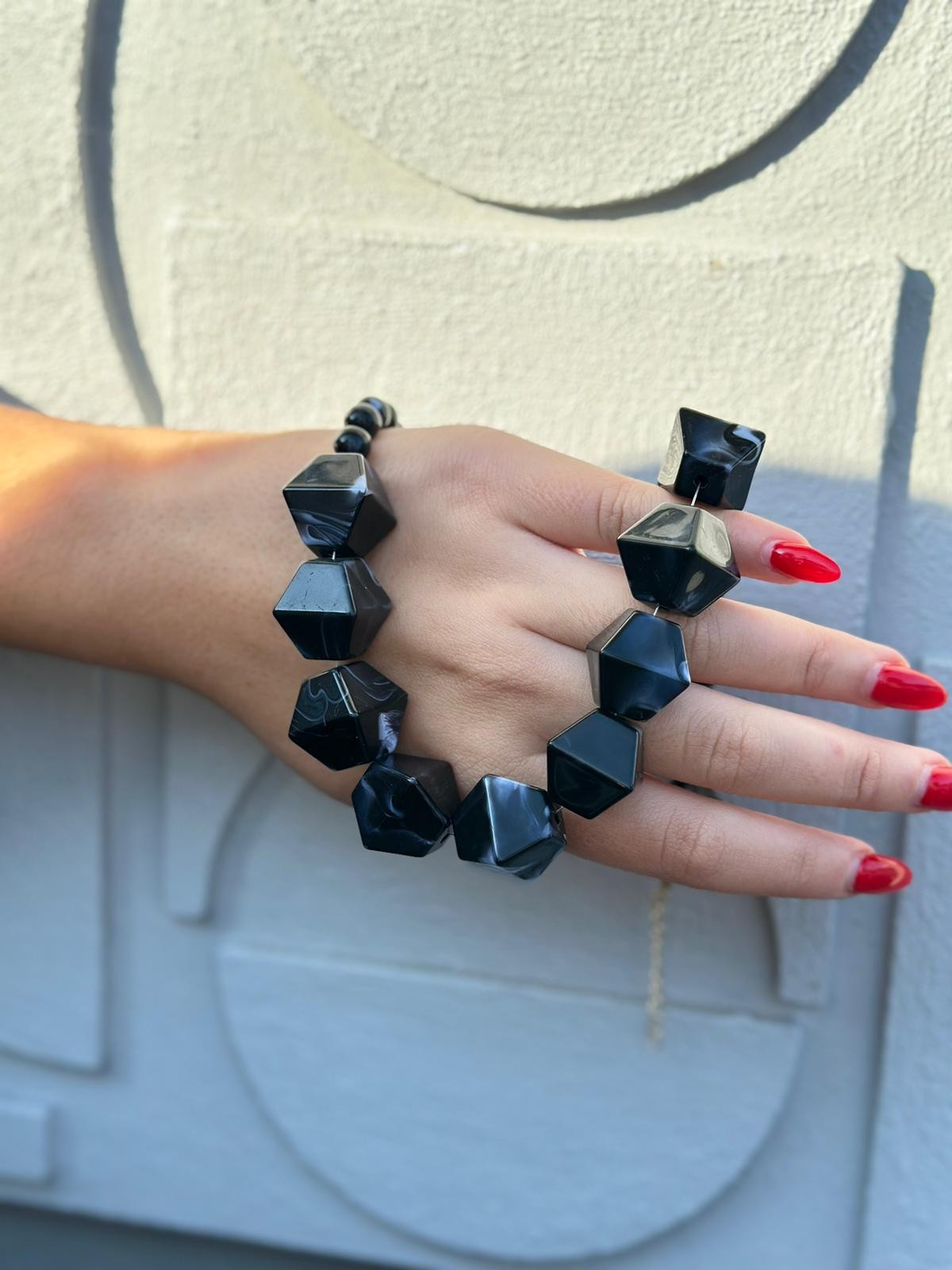 Siyah Küp Detay Kolye