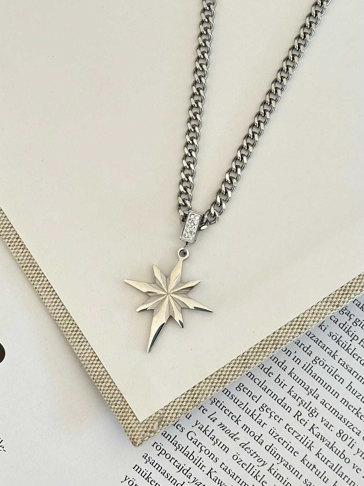 Gümüş Renk Kuzey Yıldızı Kolye