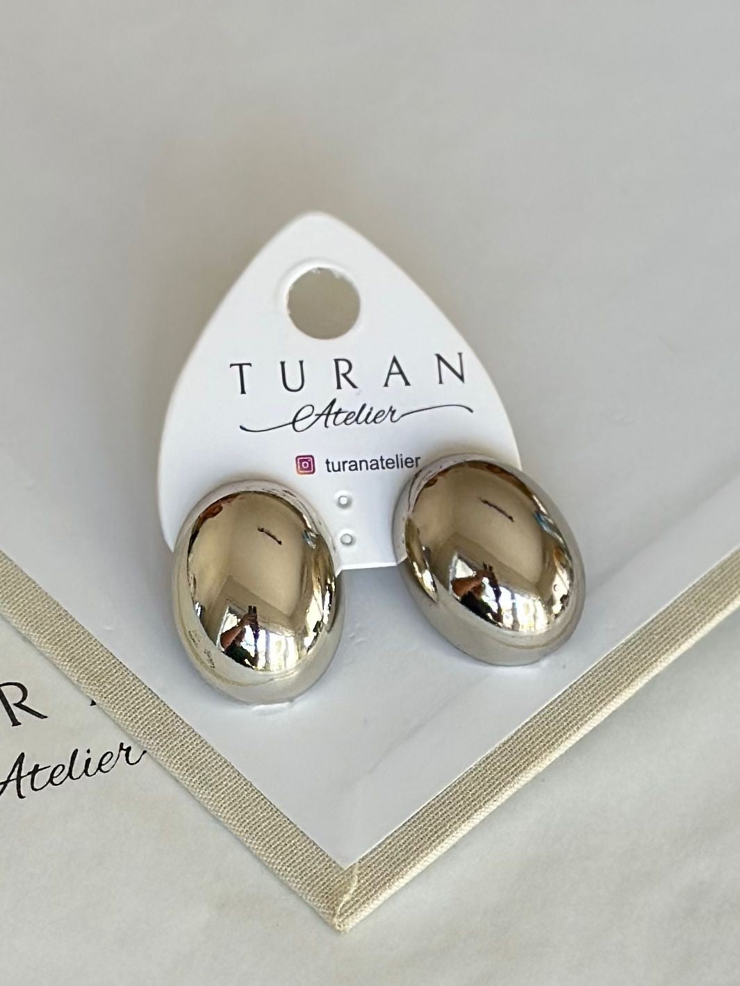 Gümüş Renk Oval Küpe