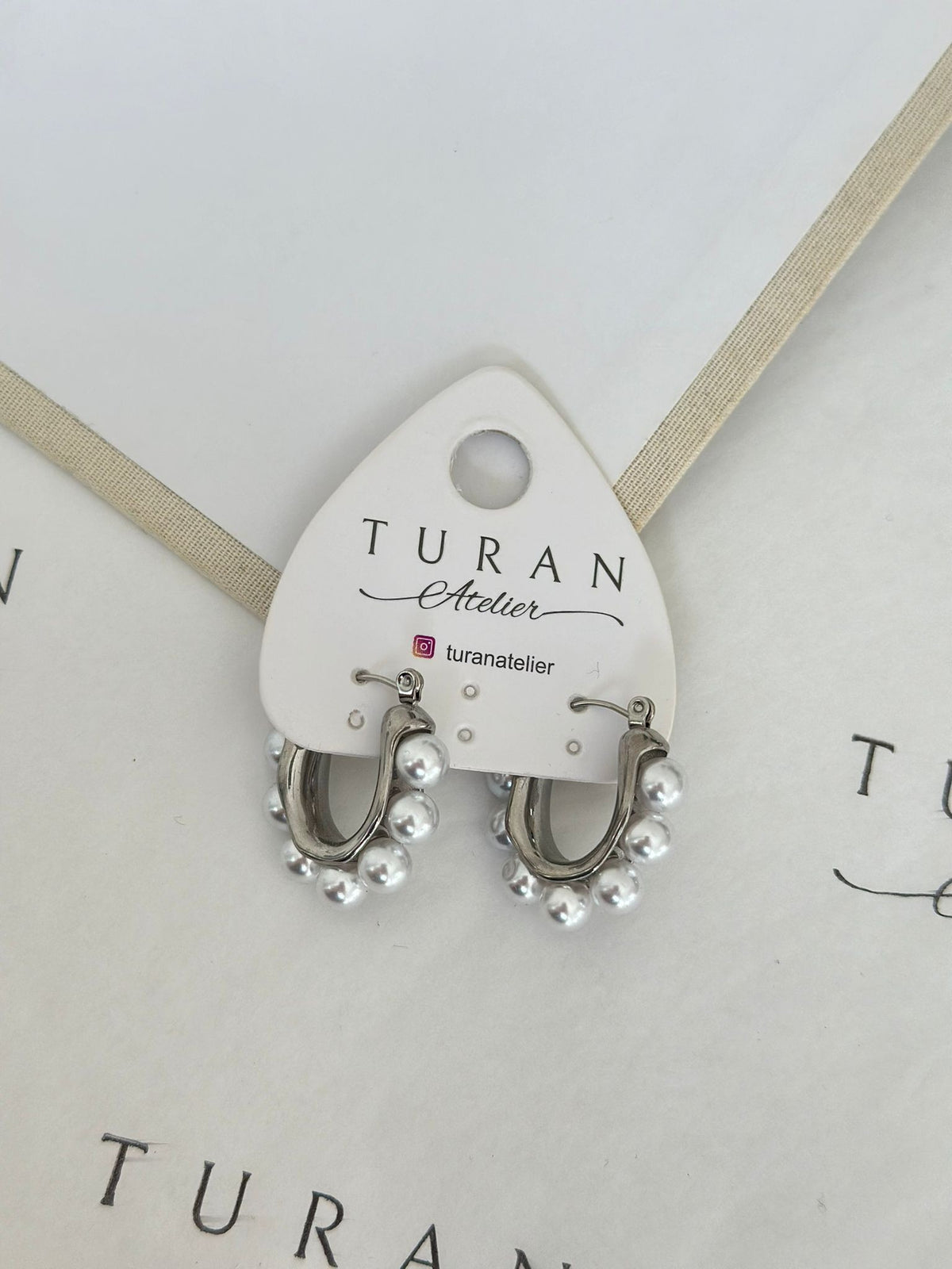 İncili Çelik Oval Halka Küpe