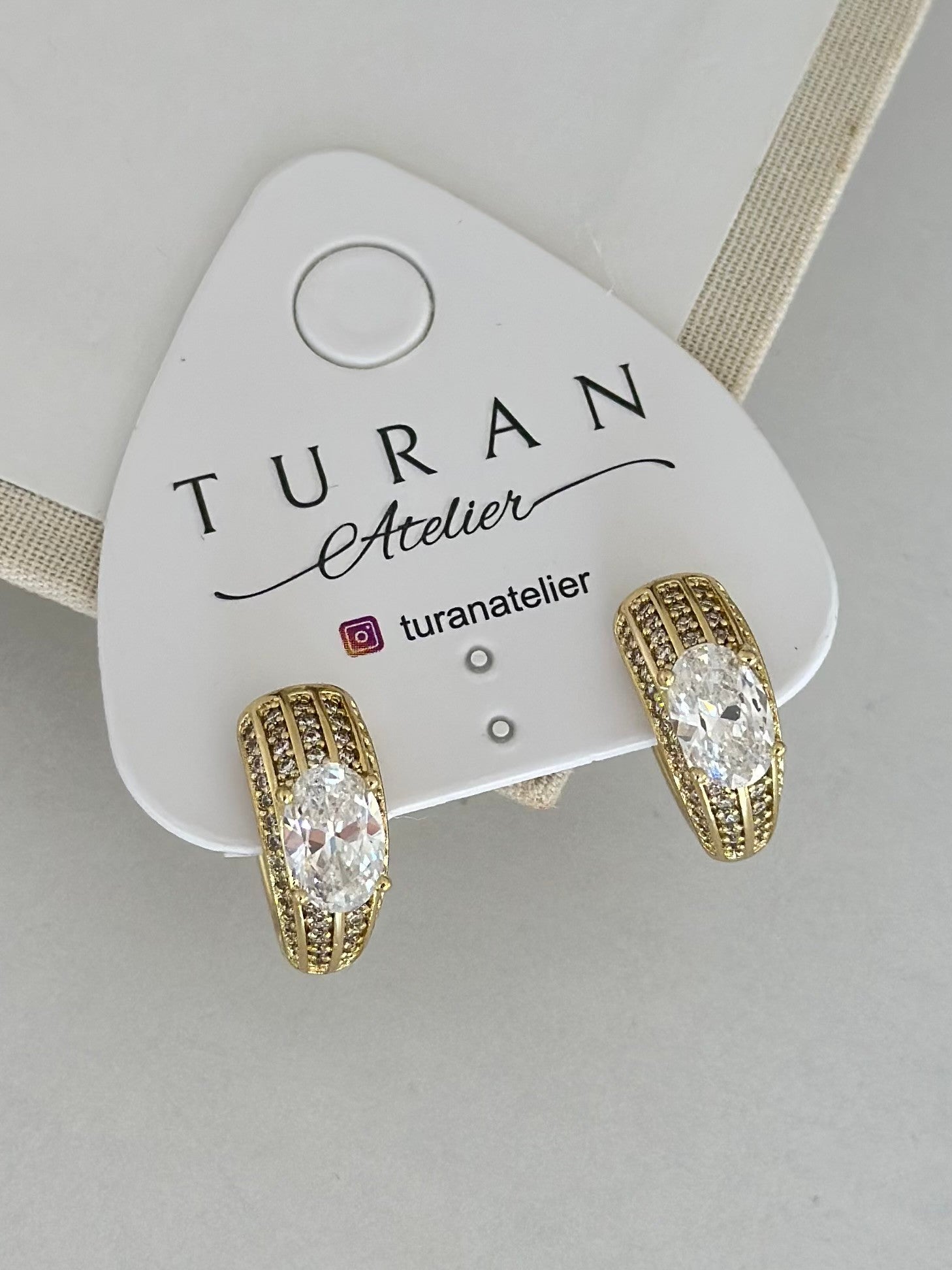 Üst Kalite Oval Taşlı Şık Küpe