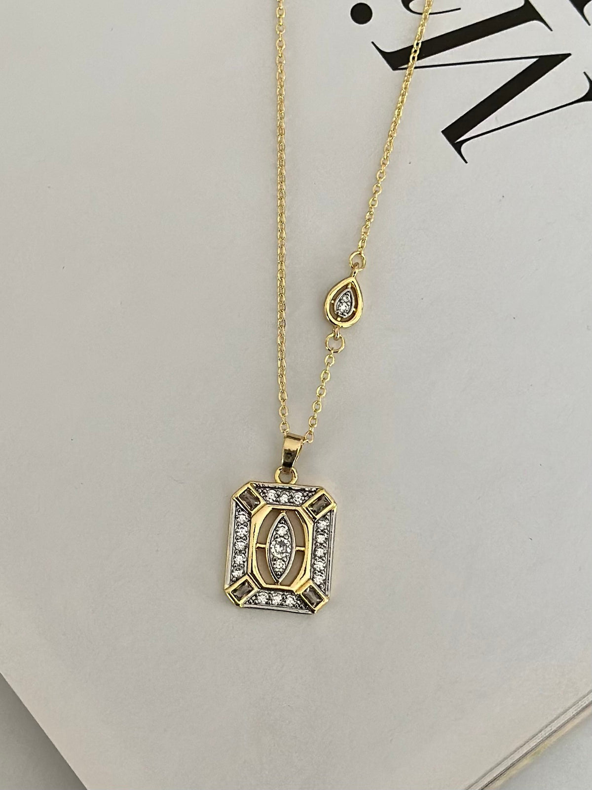 Özel Seri taşlı baget MG Kolye