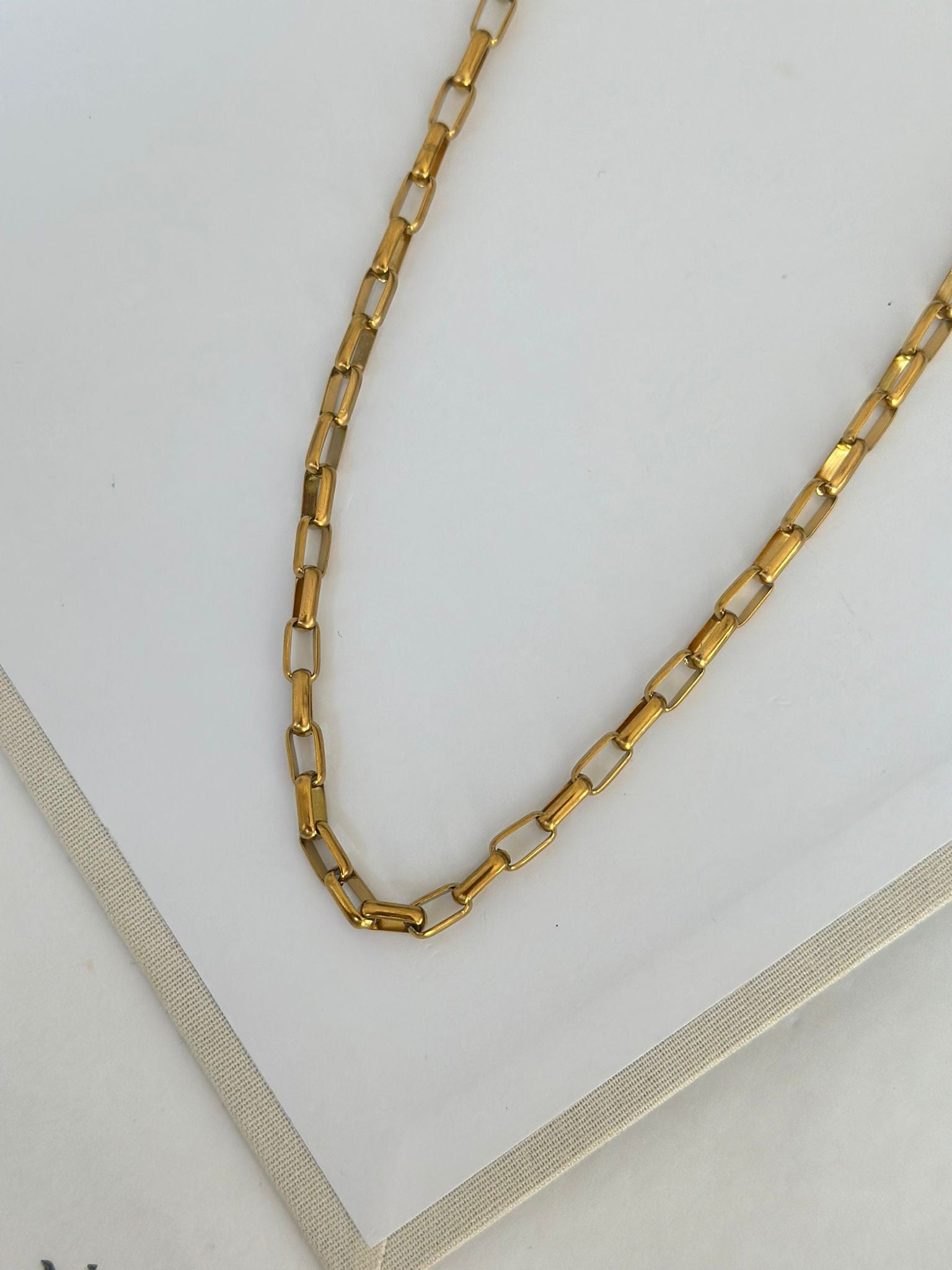 Gold Renk Geçmeli Zincir