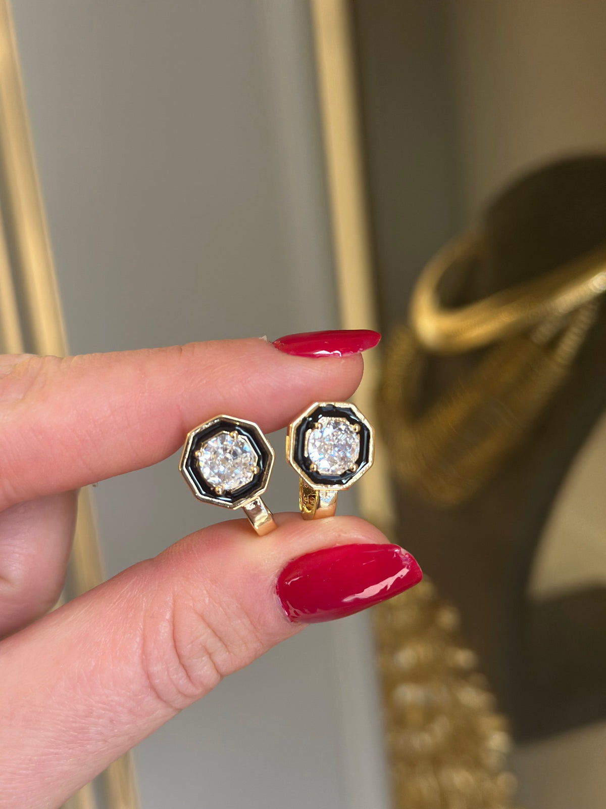 Tek Taş Elmas Model Küpe