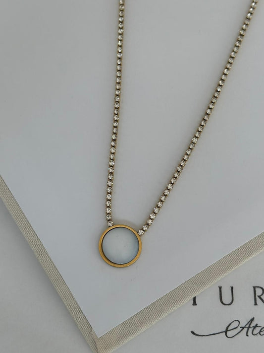 Beyaz Mineli Su Yolu İnce Kolye