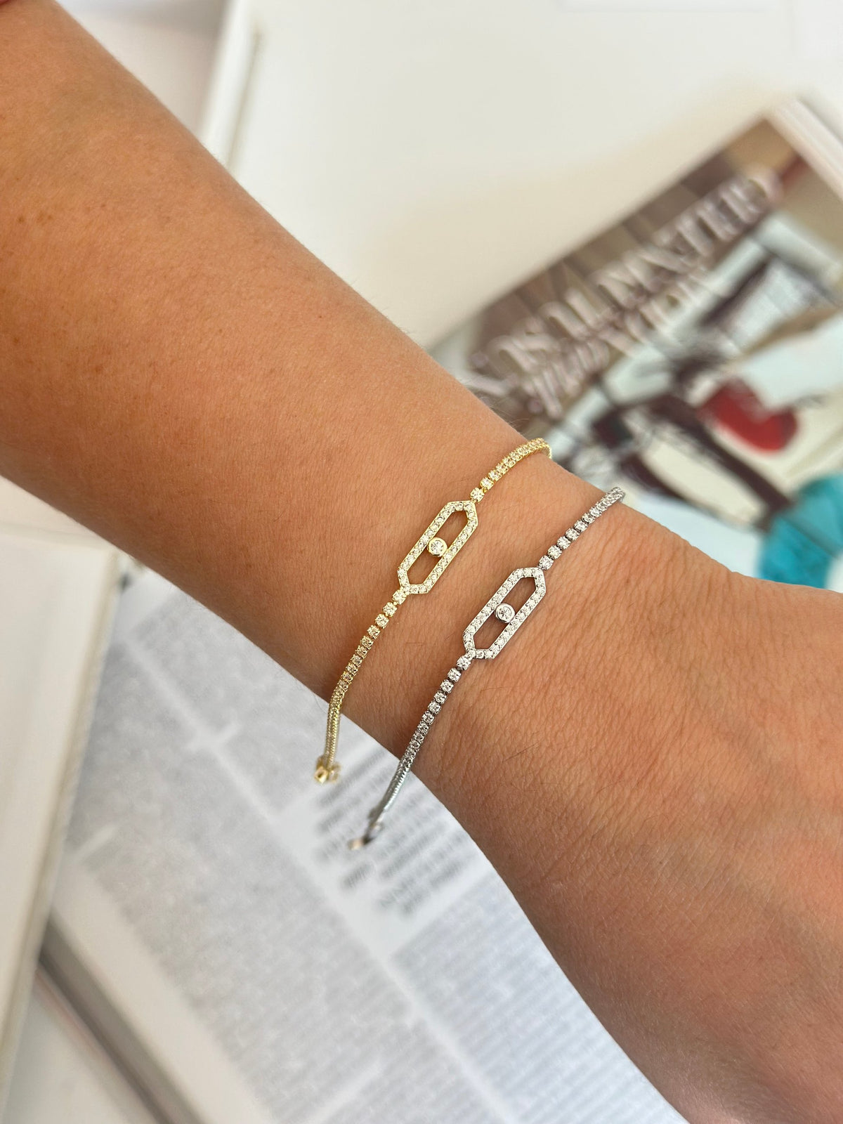 Marka Detaylı Su Yolu Bileklik