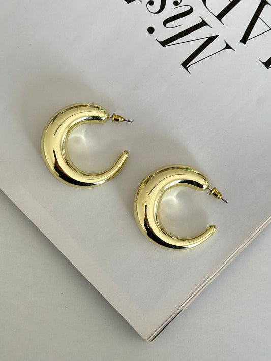 Gold Renk Yarım Ay Küpe