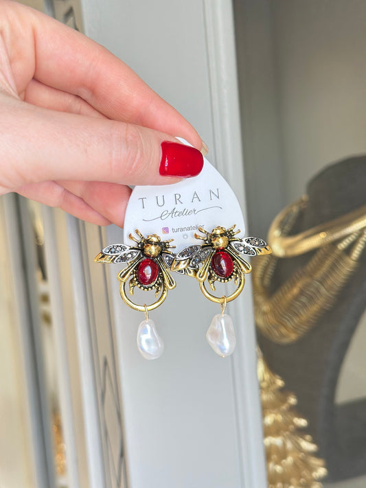 Bordo Detay Arı Küpe