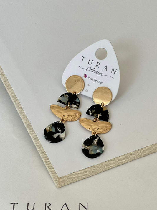 Siyah Tasarım Küpe