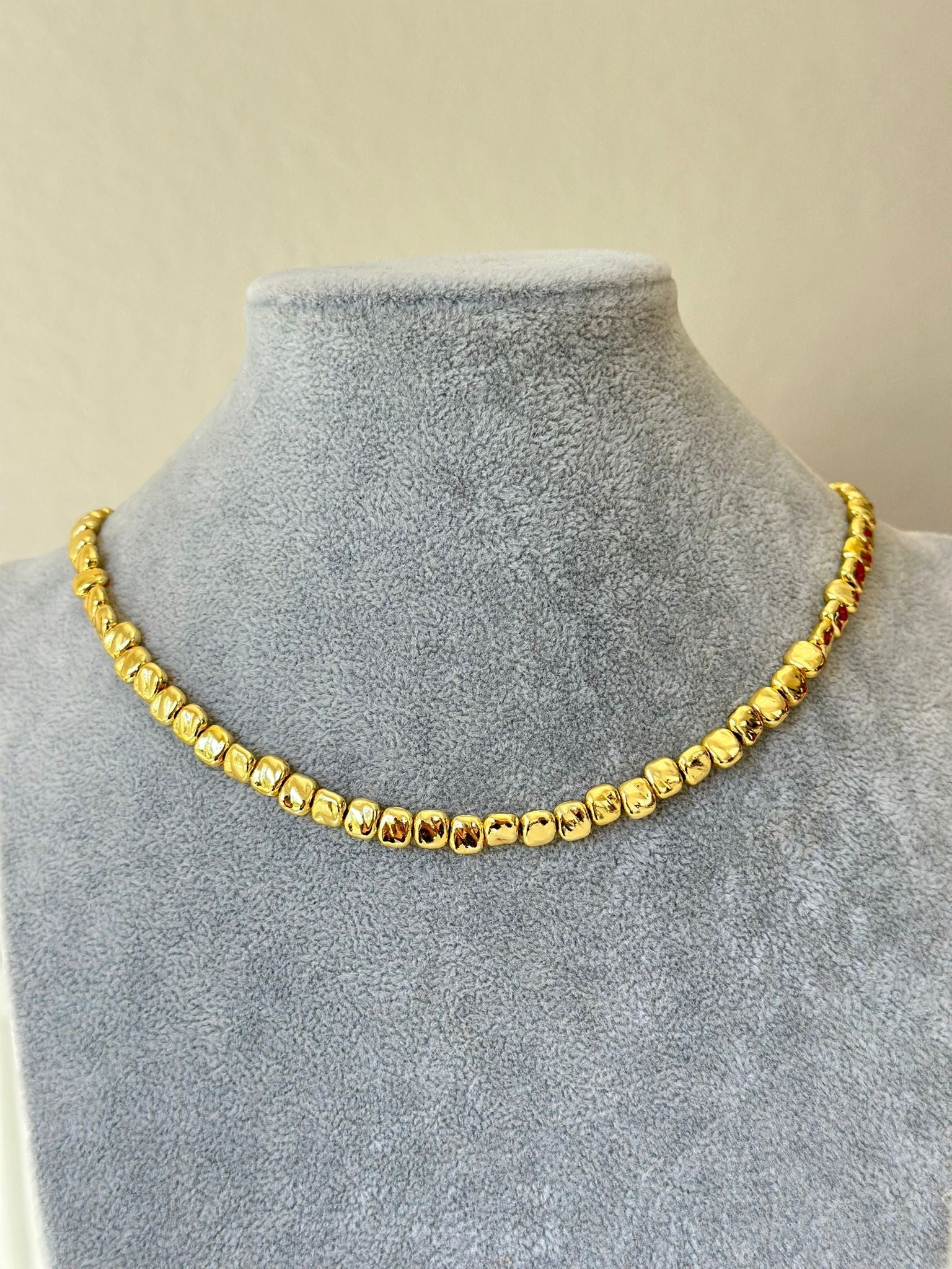 Kare Detay Gold Taş Kolye 