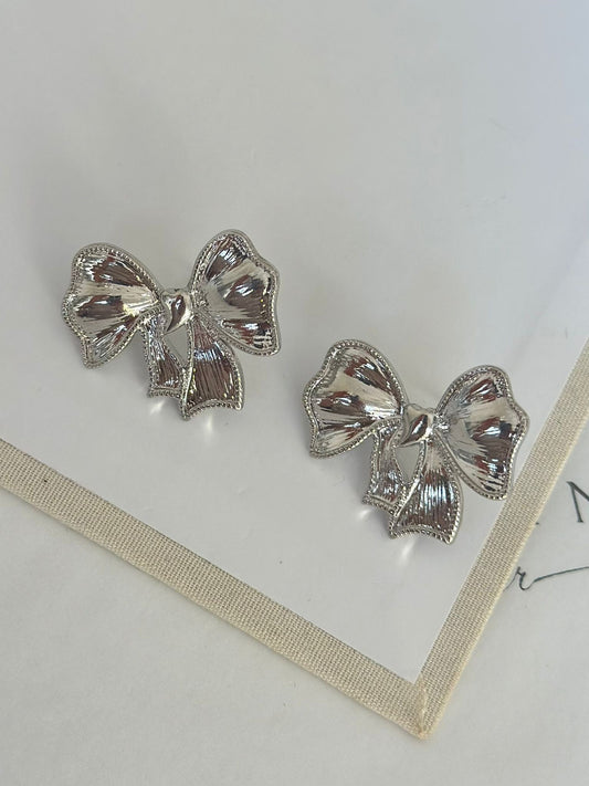 Gümüş Renk Ribbon Küpe