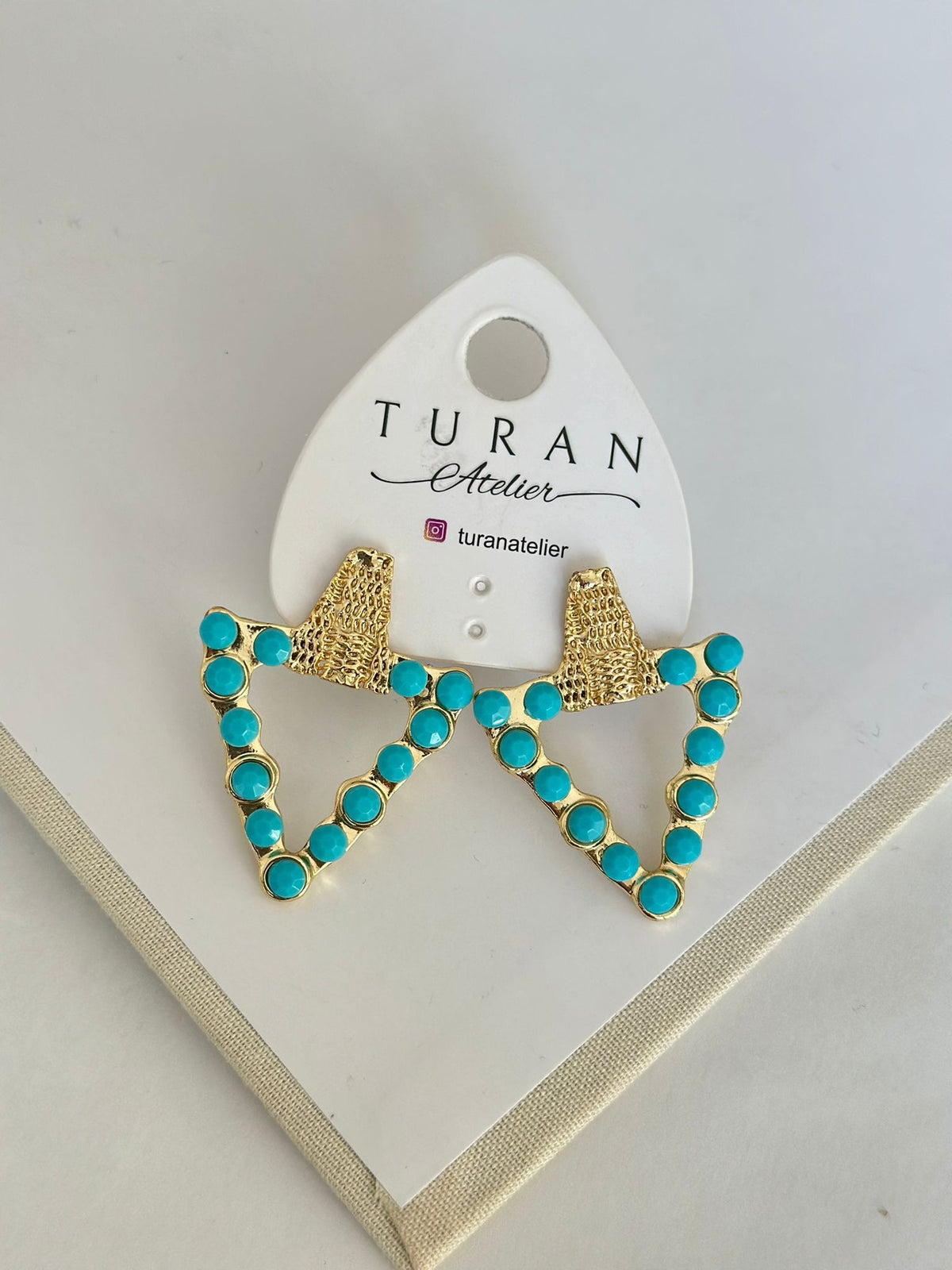 Mavi Taşlı Gold Tasarım Küpe