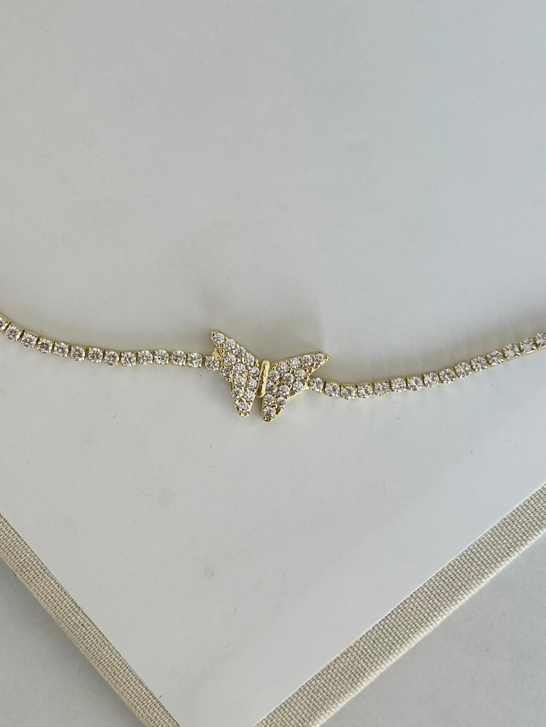 Taşlı Su Yolu Gold Kelebek Bileklik