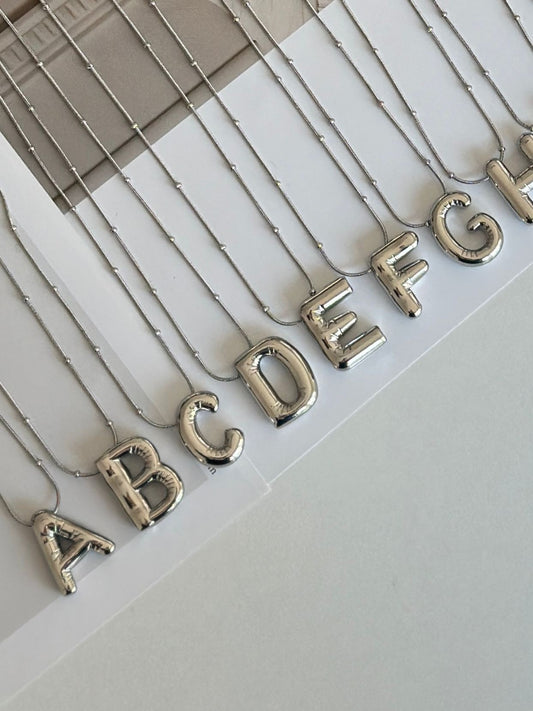 Gümüş Renk Balon Çelik Harf Kolye