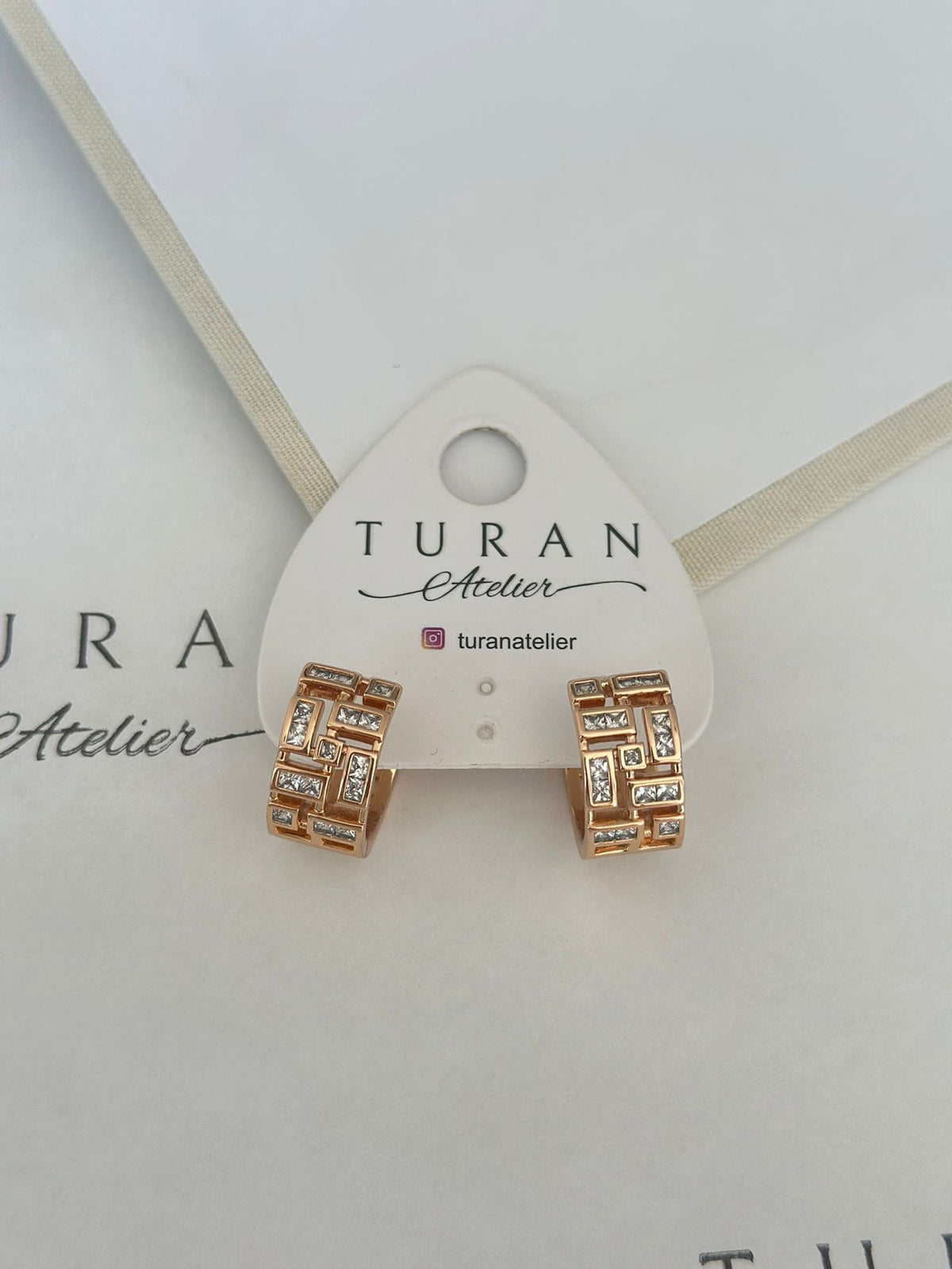 Taşlı Geometrik Halka Küpe