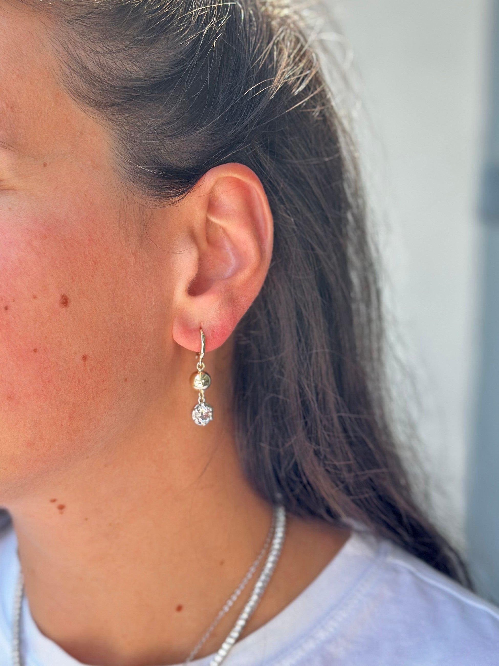 Gold Top ve Taş tasarım Küpe