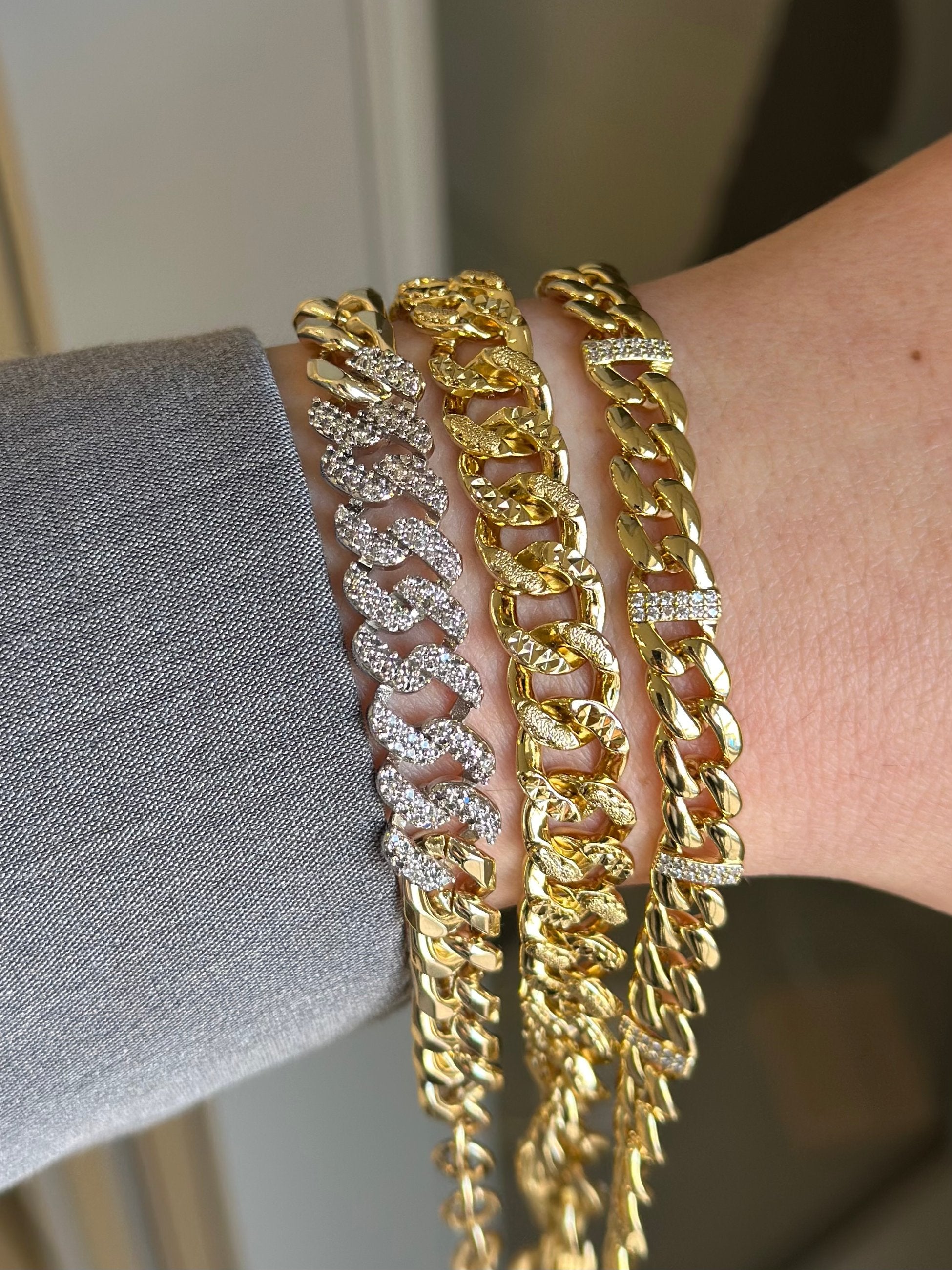 Şerit Taşlı Altın Model Gurmet Bileklik