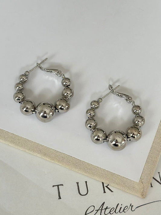 Gümüş Renk Sıra Top Küpe