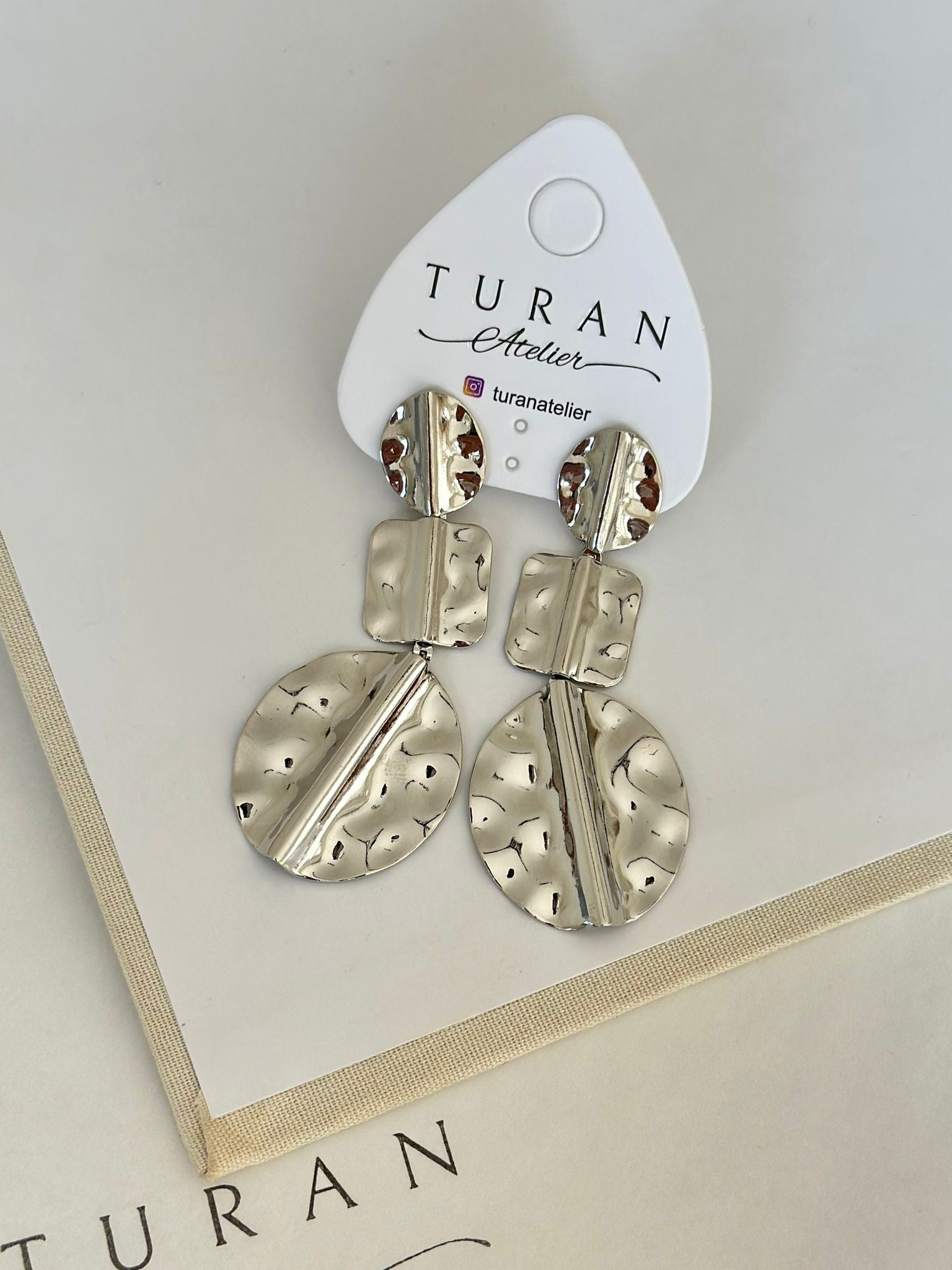 Plaka Tasarım Küpe