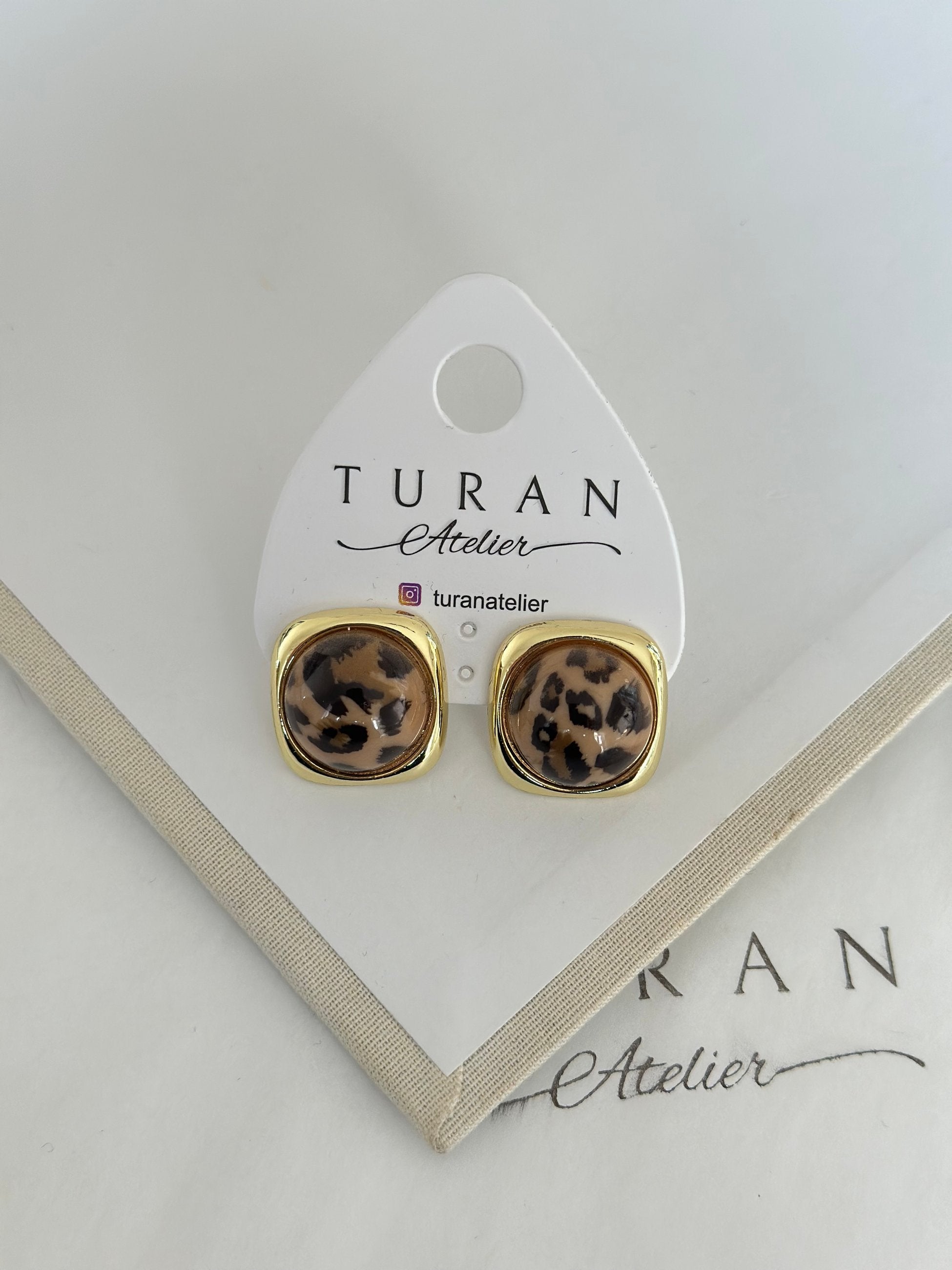 Leaopar Tasarım Kare Form Küpe