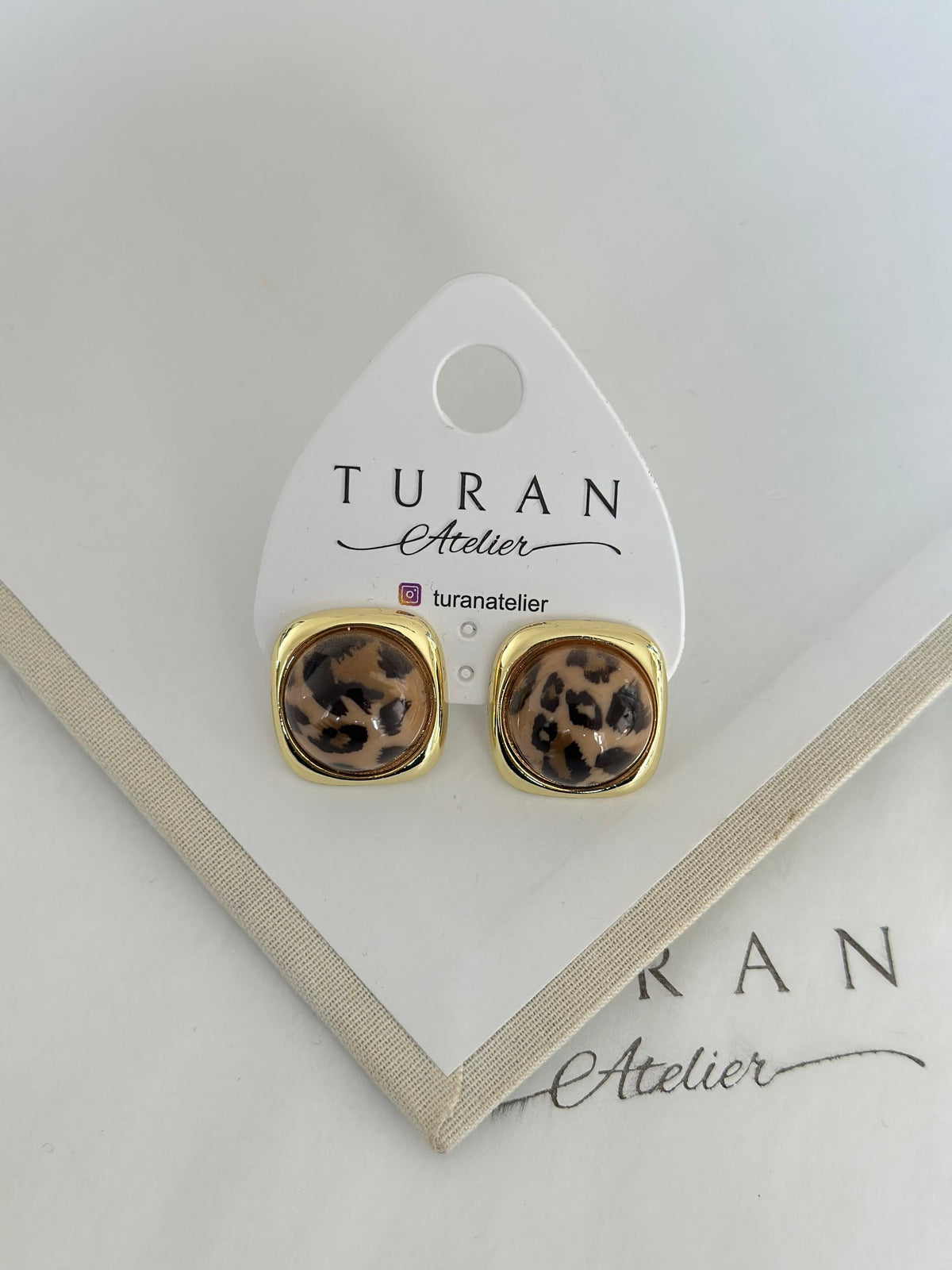 Leaopar Tasarım Kare Form Küpe