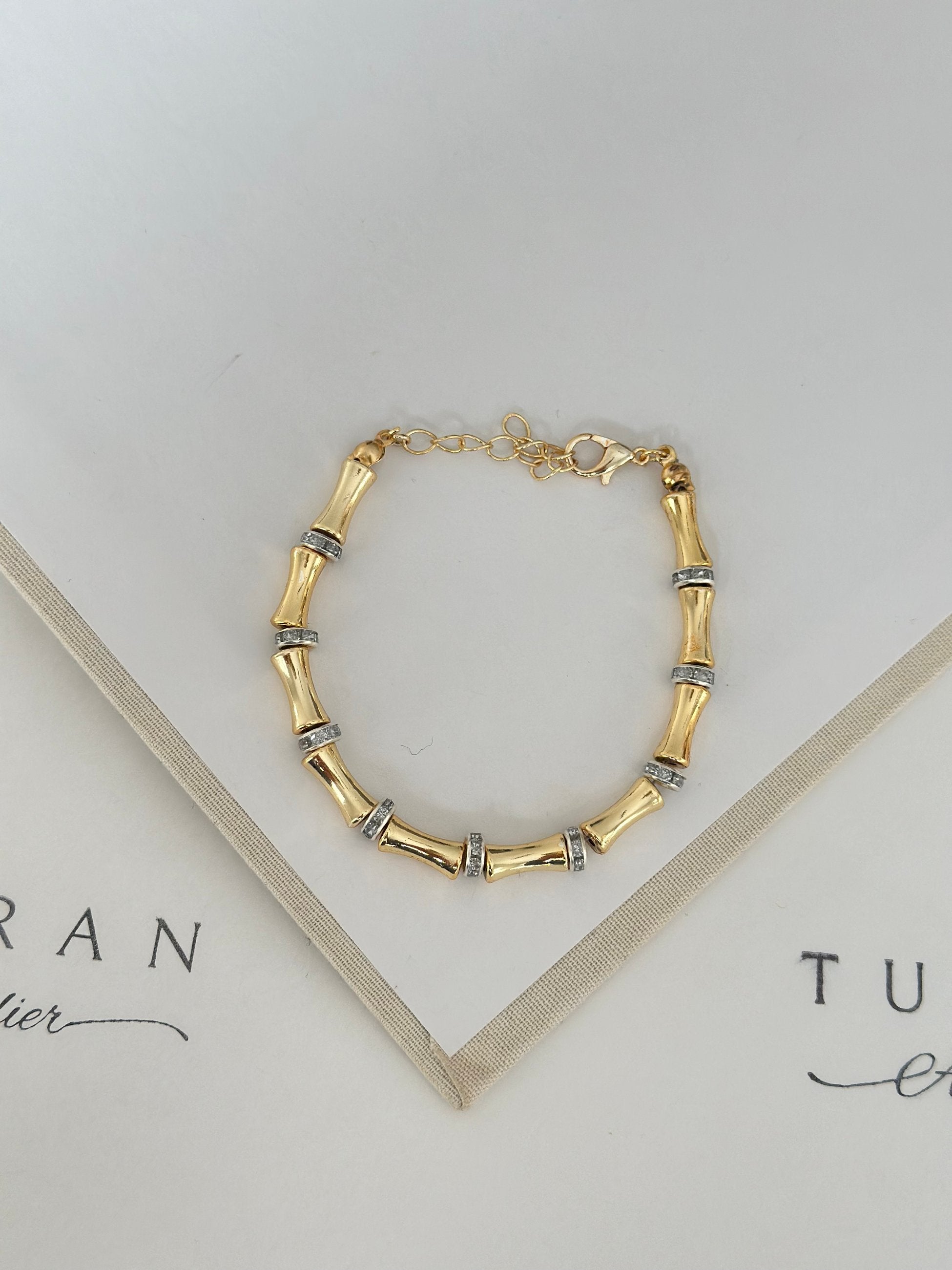 Gri Taşlı Boru Gold Bileklik