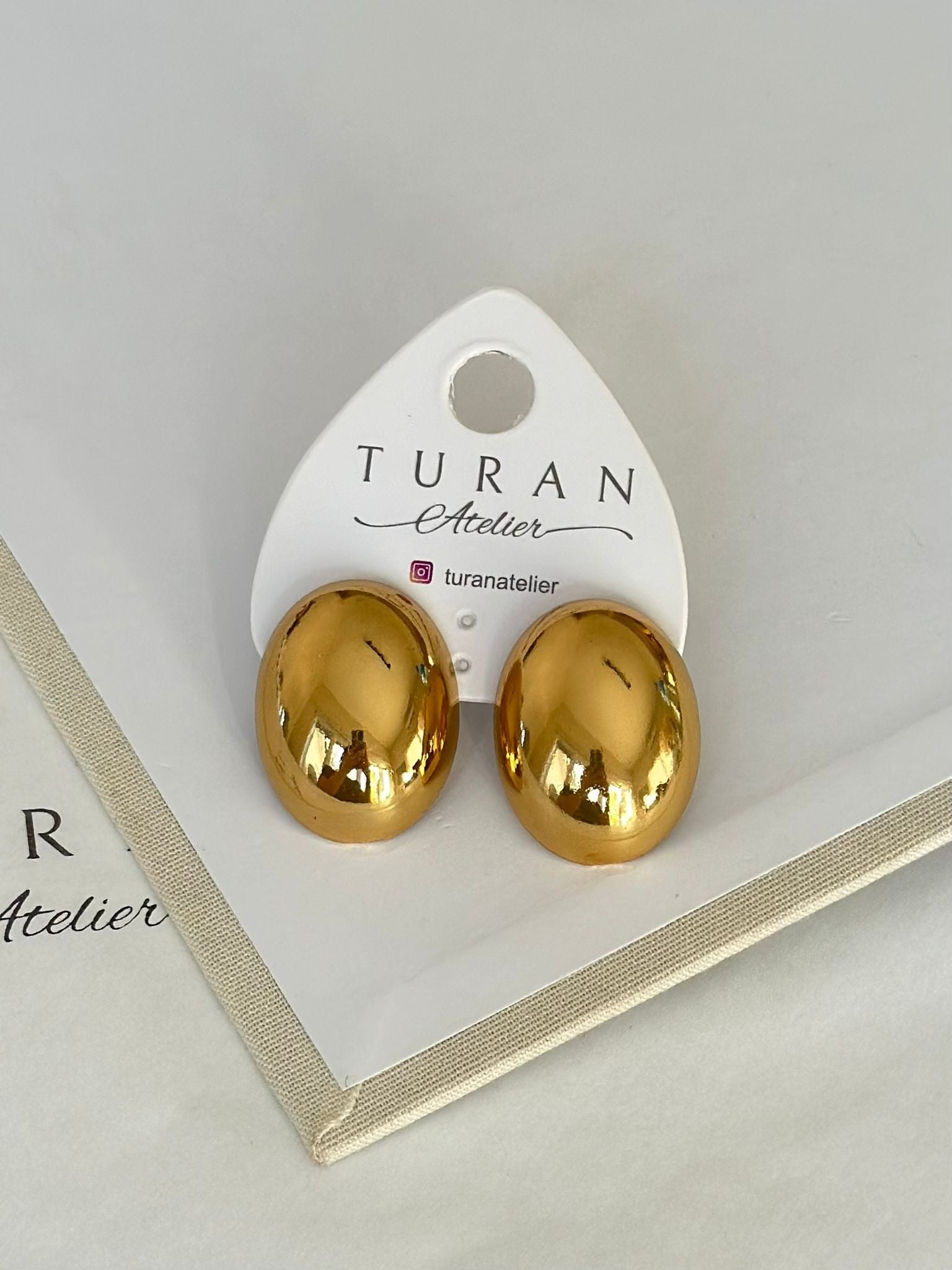 Oval Gold Plaka Küpe
