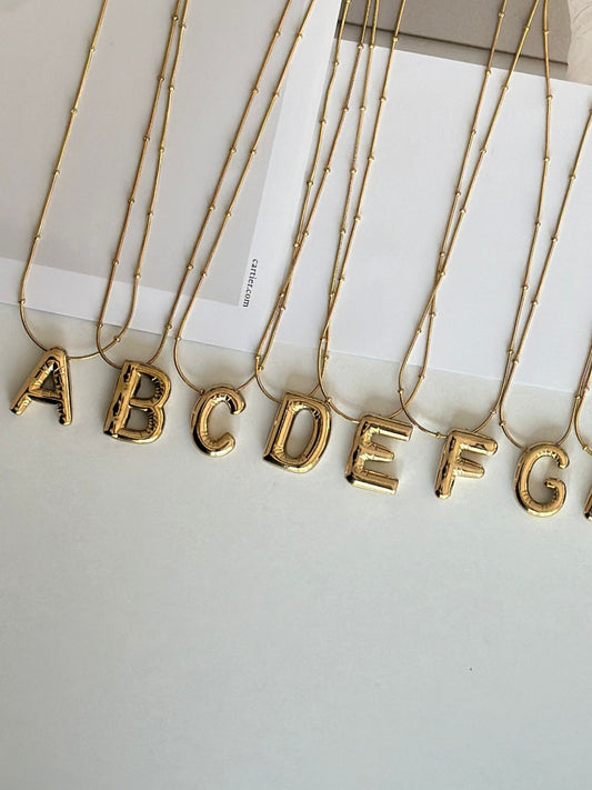 Gold Renk Balon Çelik Harf Kolye