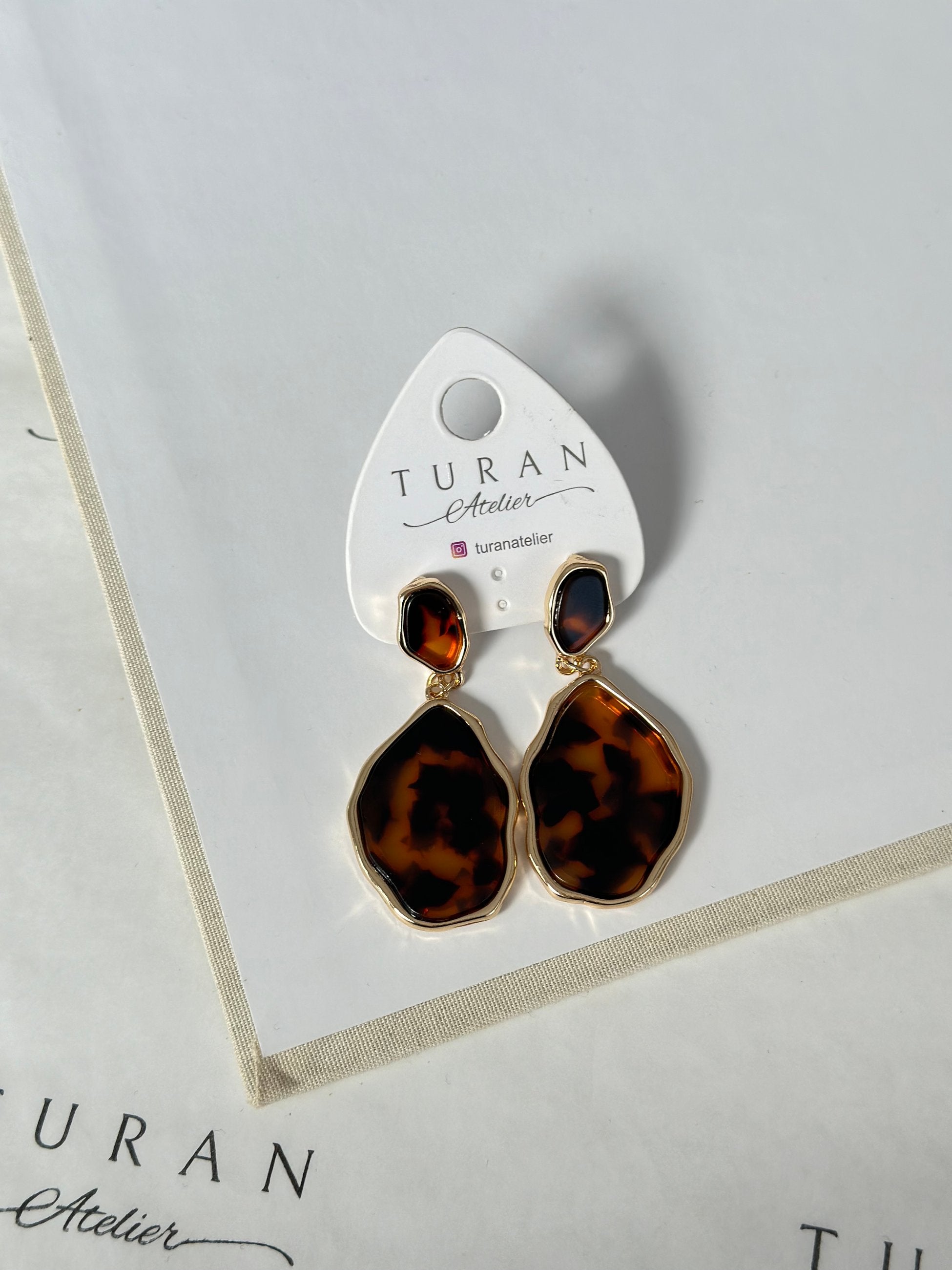 Tarçın Leopar Asimetrik Küpe