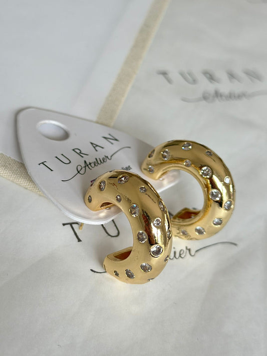 Taşlı Bombe Halka Model Gold Küpe