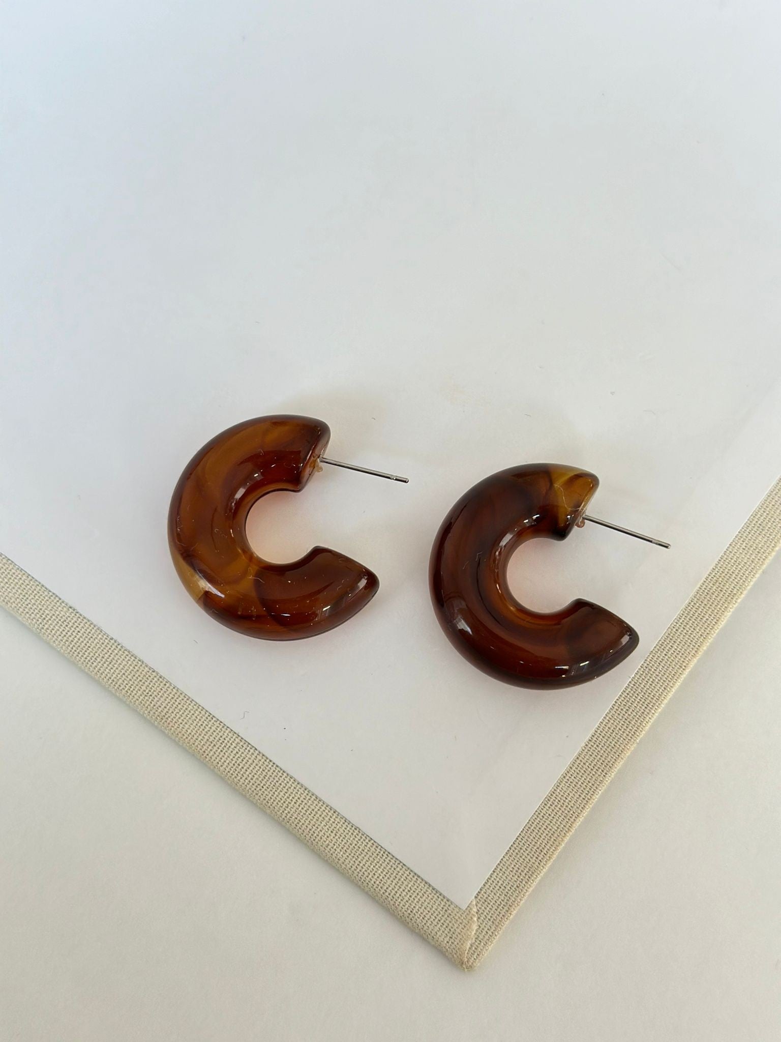 Kemik Kahverengi Boru Küpe