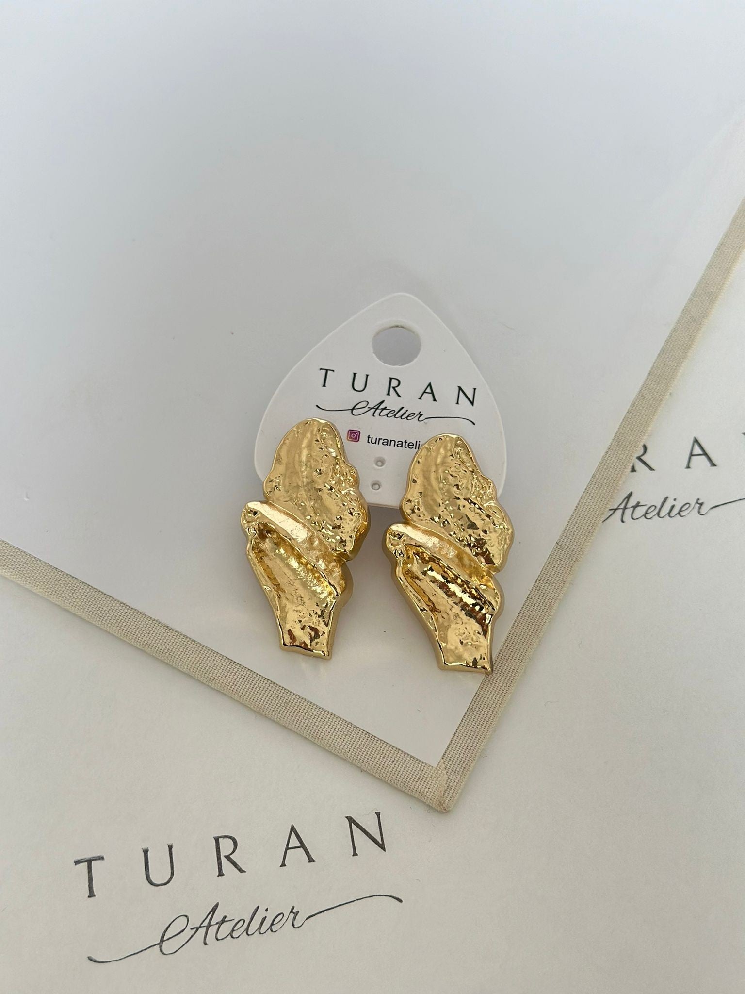 Plaka Gold Renk Yaprak Küpe