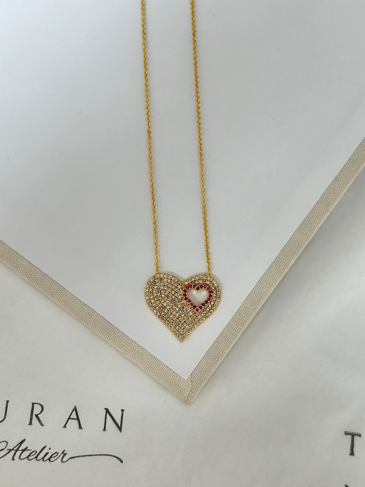 Pembe Detaylı Gold Kalp Kolye