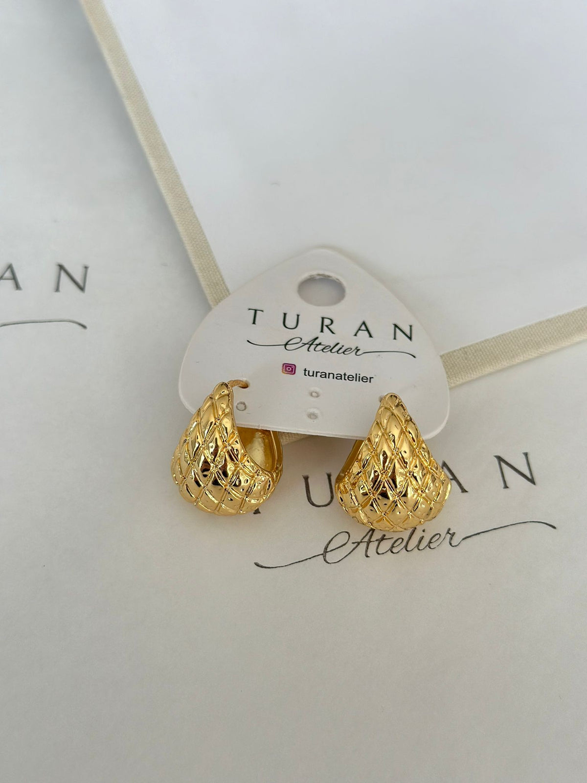 Damla Formlu Gold Çelik Küpe