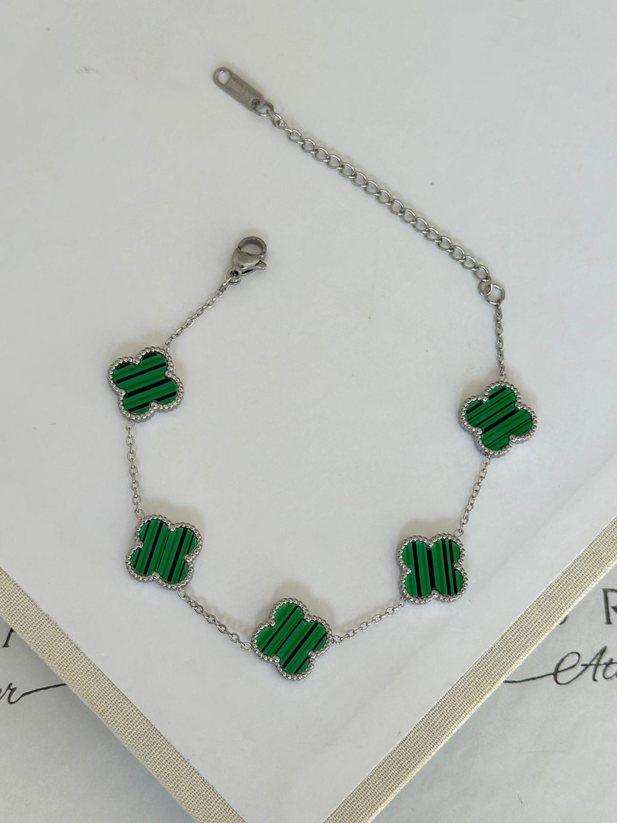 Gümüş Detay Yeşil Yonca Bileklik