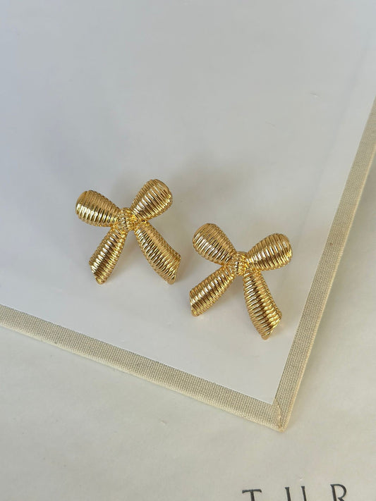 Çizgili Gold Renk Ribbon Küpe